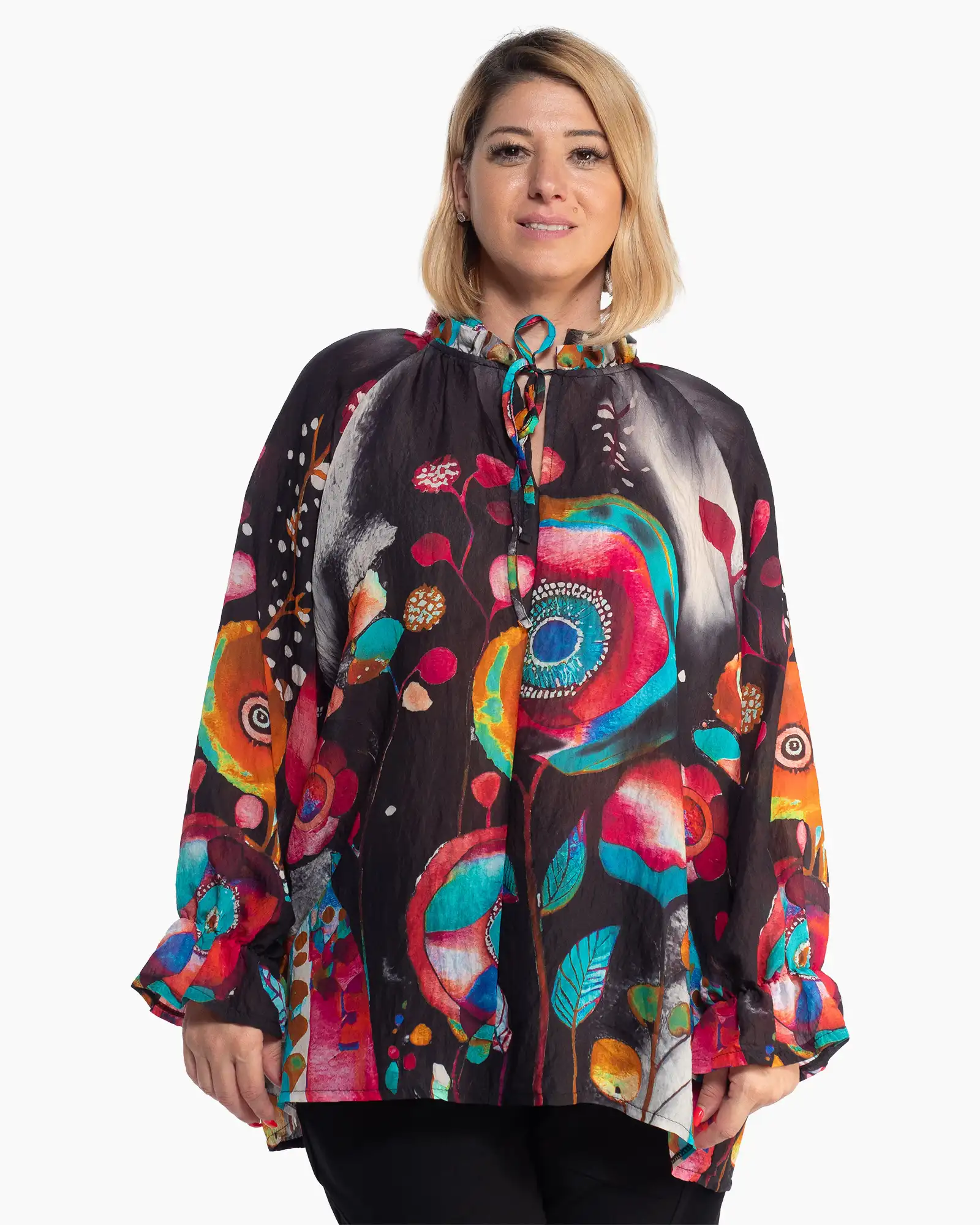 Produse noi - Bluză neagră fluidă cu imprimeu artistic și volan la gât