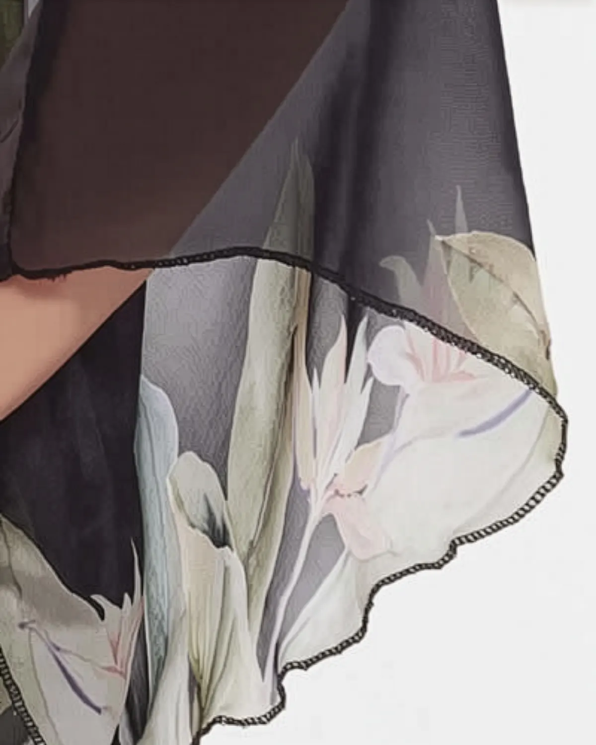 Bluză neagră romantică din vâscoză stil kimono cu imprimeu floral [4]