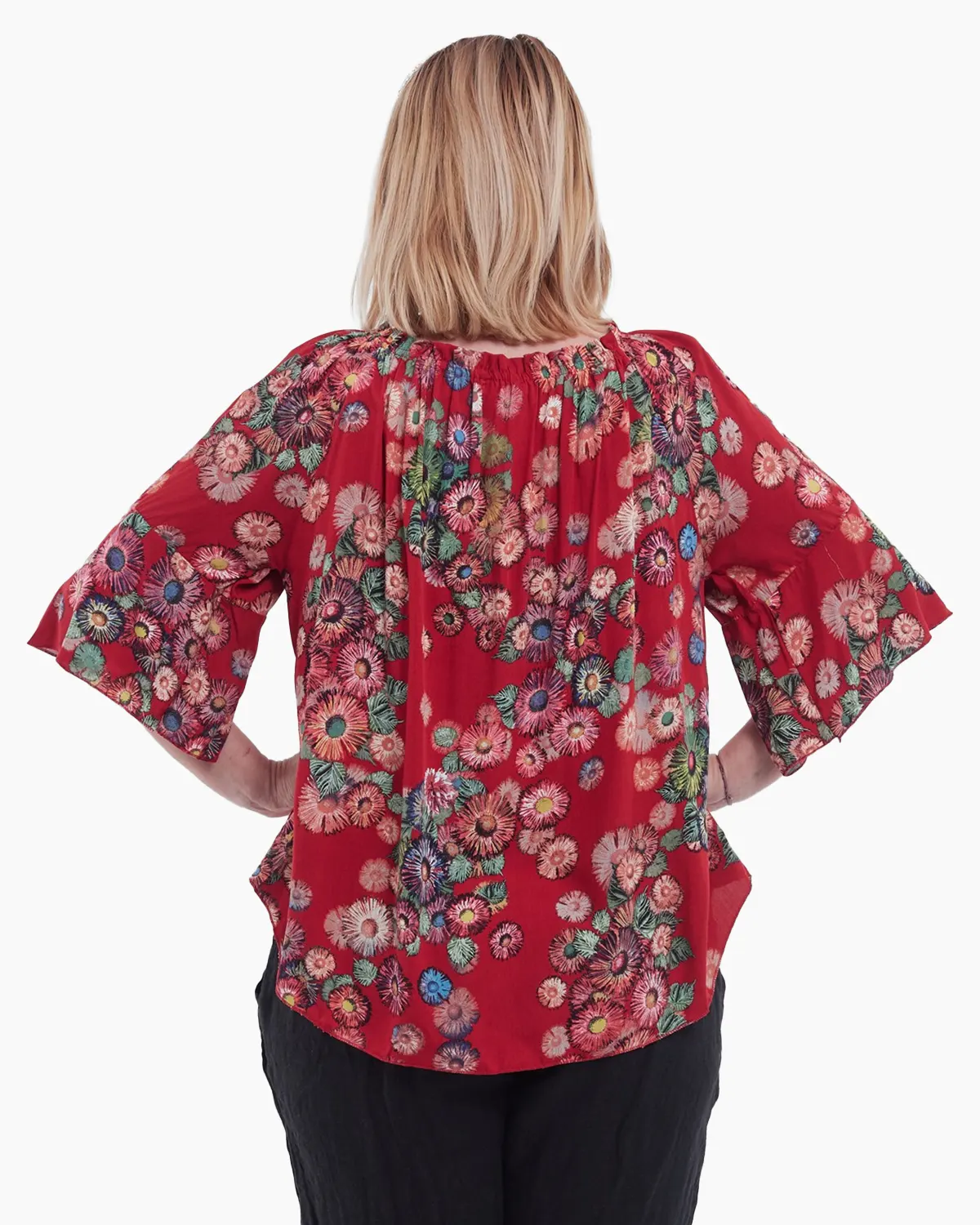 Bluză roșie tip ie asimetrică cu volane și imprimeu floral [1]
