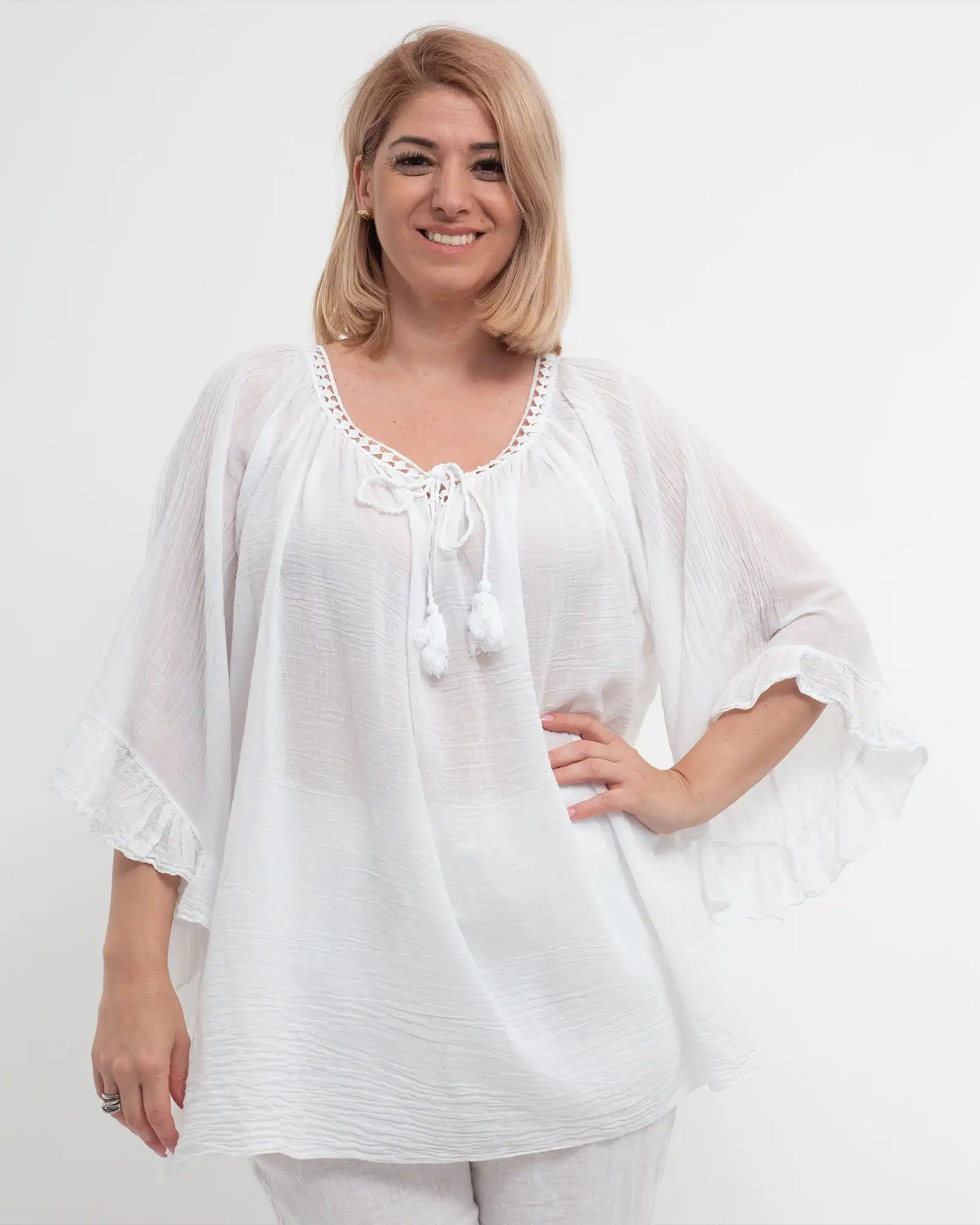 Bluze din Bumbac - Bluză tip ie albă oversize cu ciucuri și volane