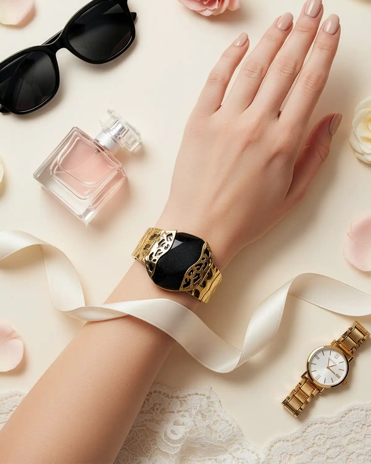 Accesorii fashion pentru femei - Brățară Magdy Amaryllis neagră