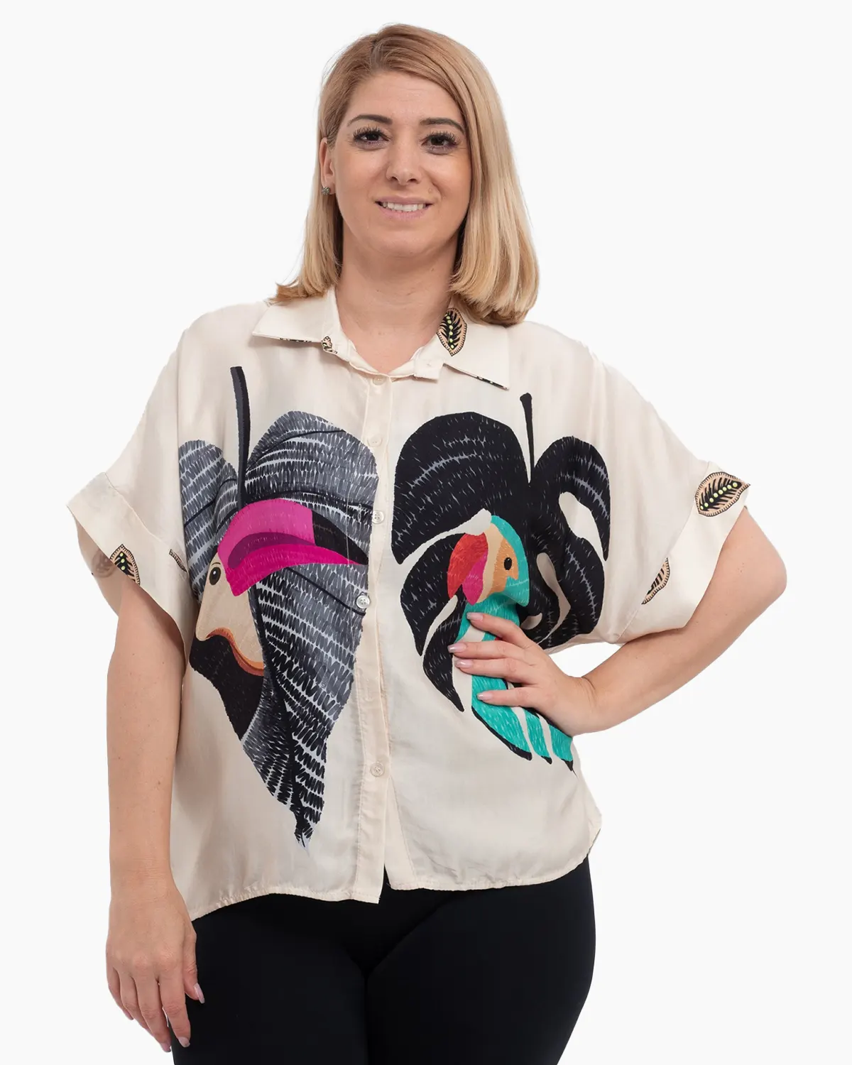 Cămăși - Cămașă de damă oversize din satin imprimeu negru, cu umeri căzuți și nasturi frontali