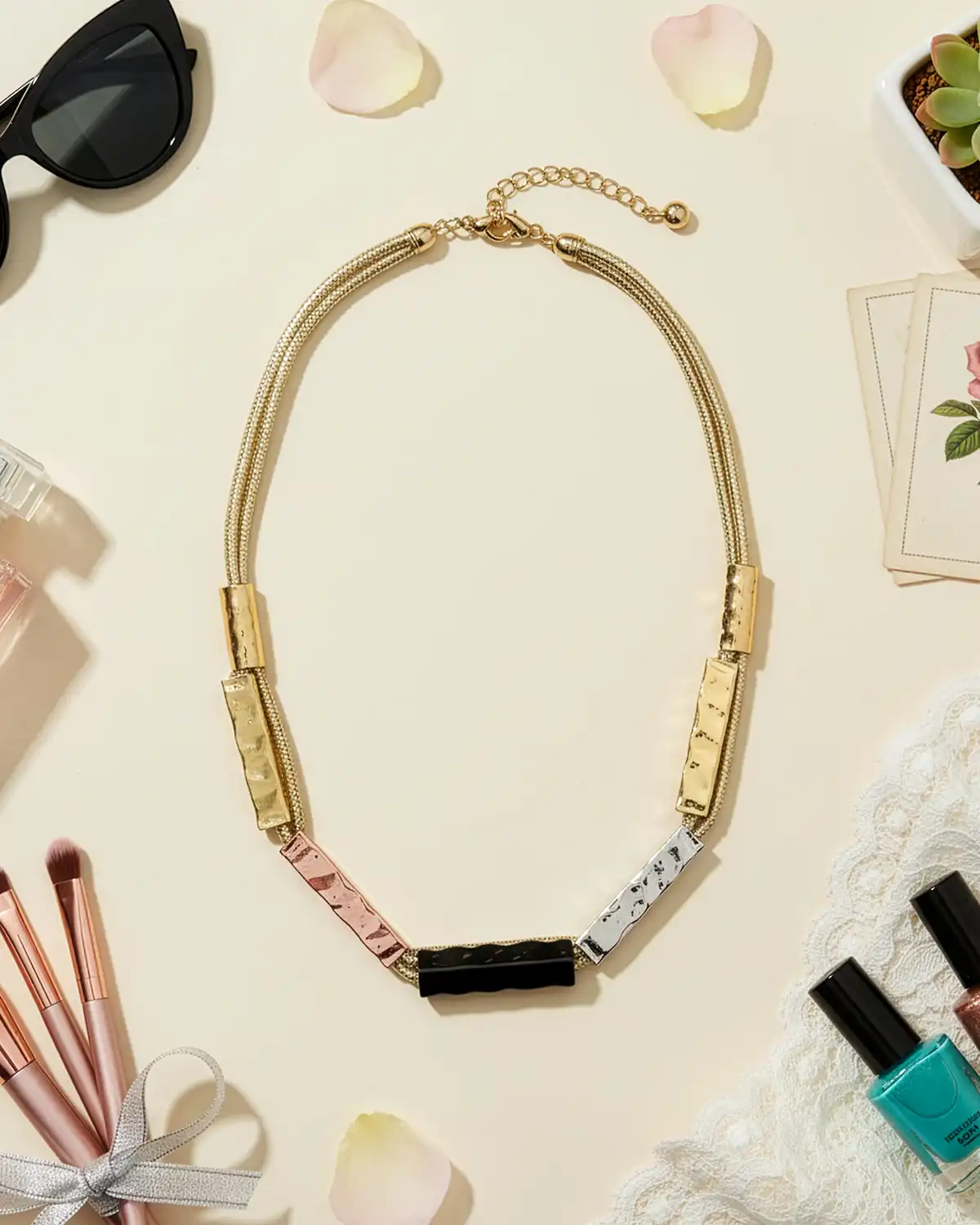 Accesorii fashion pentru femei - Colier Magdy Oihartzuna auriu