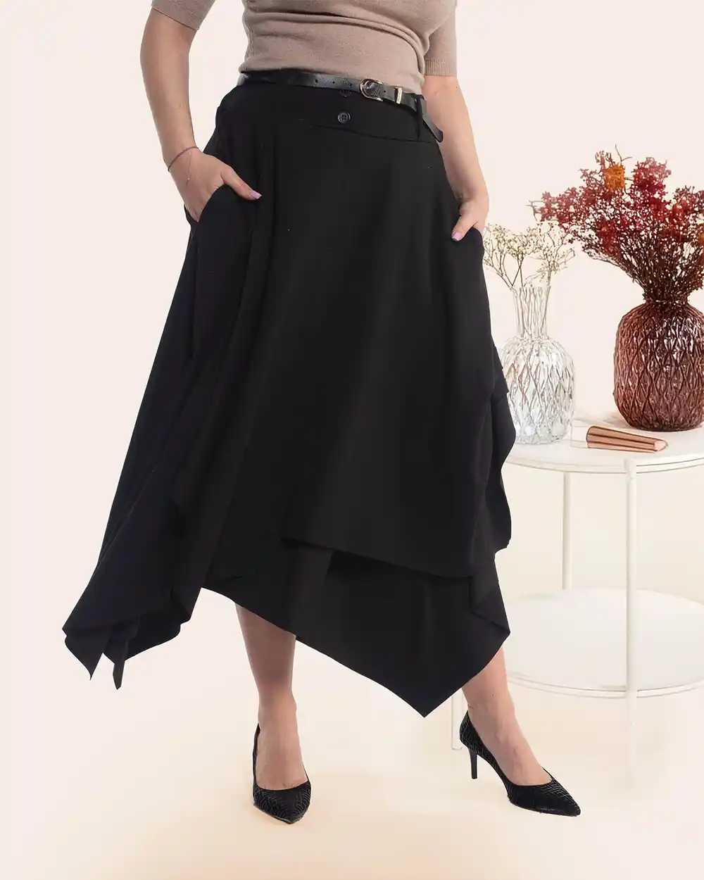 Îmbrăcăminte Damă - Fustă midi neagră asimetrică petrecută din vâscoză cu curea