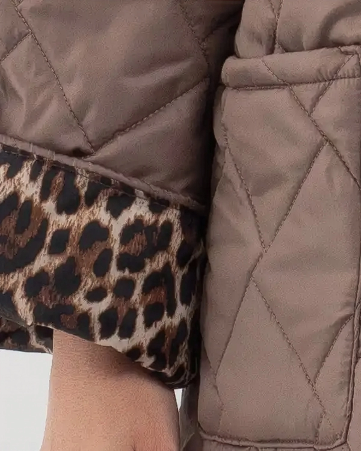 Geacă lungă matlasată cu guler șal și căptușeală leopard, ciocolatiu [5]