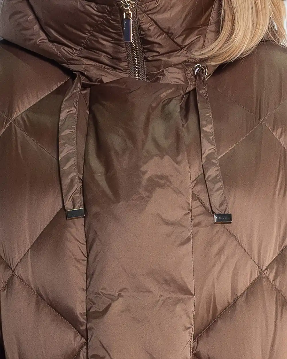 Geacă parka midi cappuccino matlasată cu puf și glugă [3]