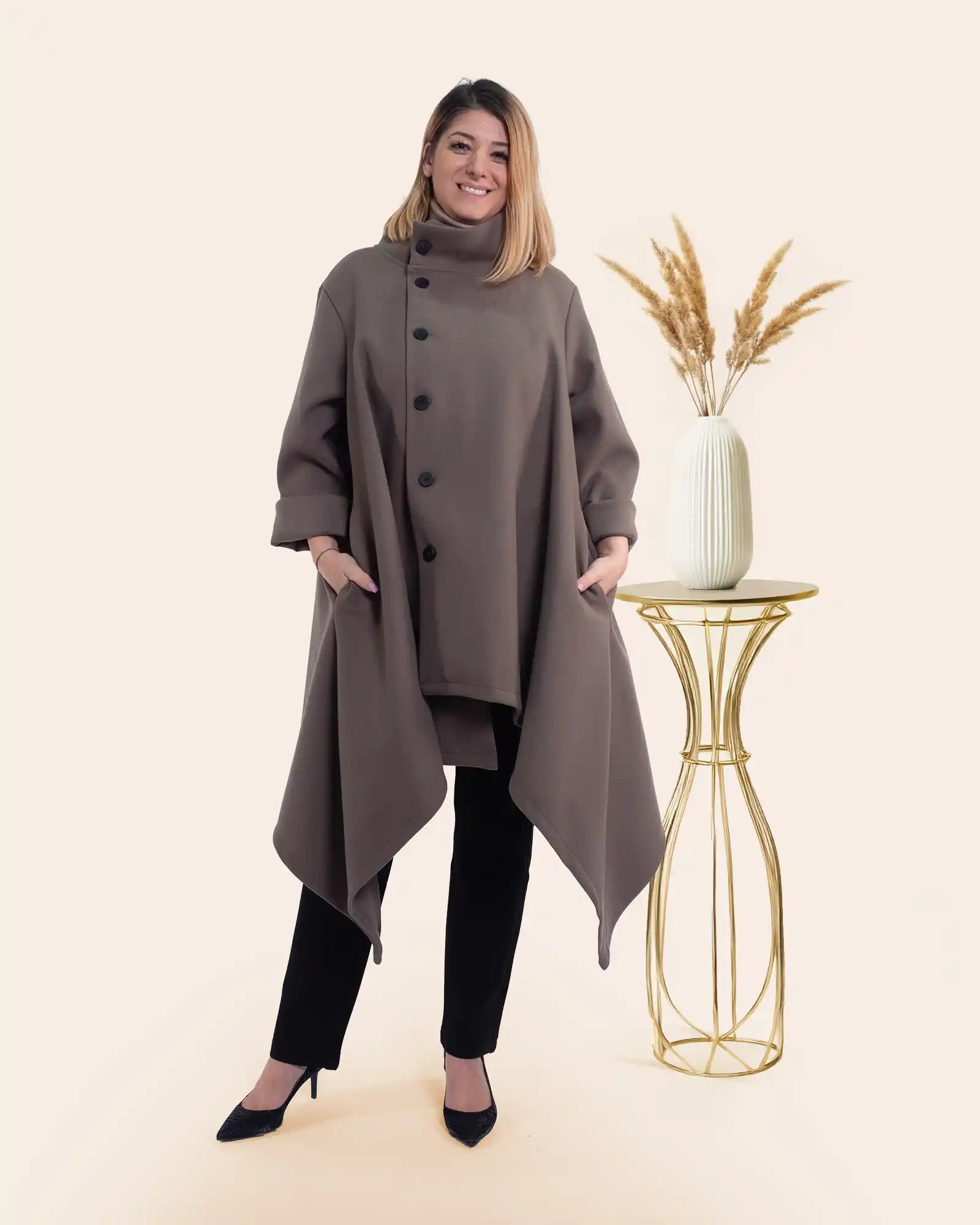 Jachetă palton casual bej-fango cu guler tunică și închidere asimetrică [2]