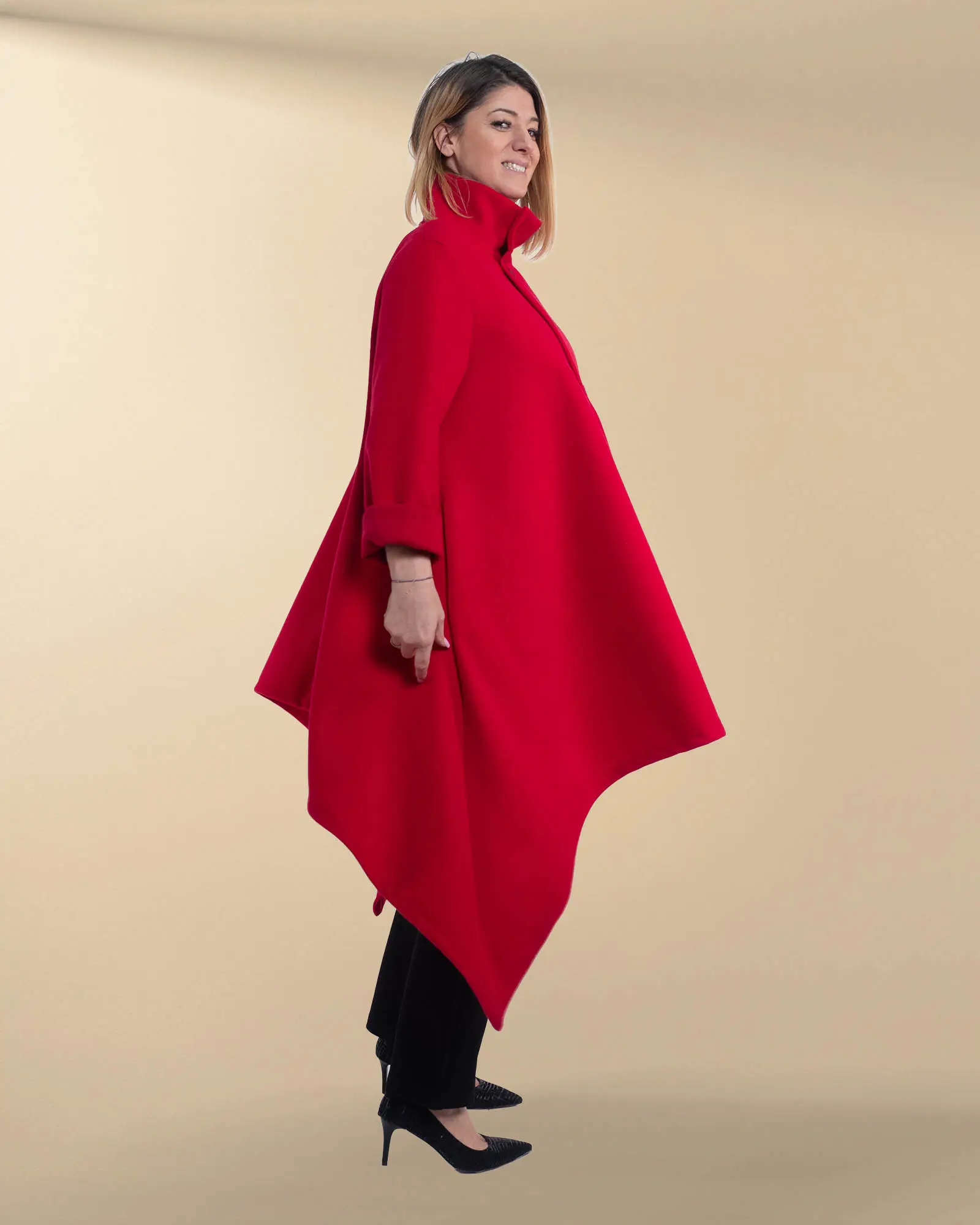 Jachetă palton chic roșie cu design asimetric în cloș [2]