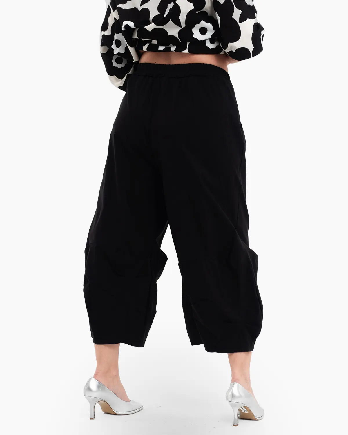 Pantaloni bufanti trei sferturi cu talie elastica pentru confort [1]
