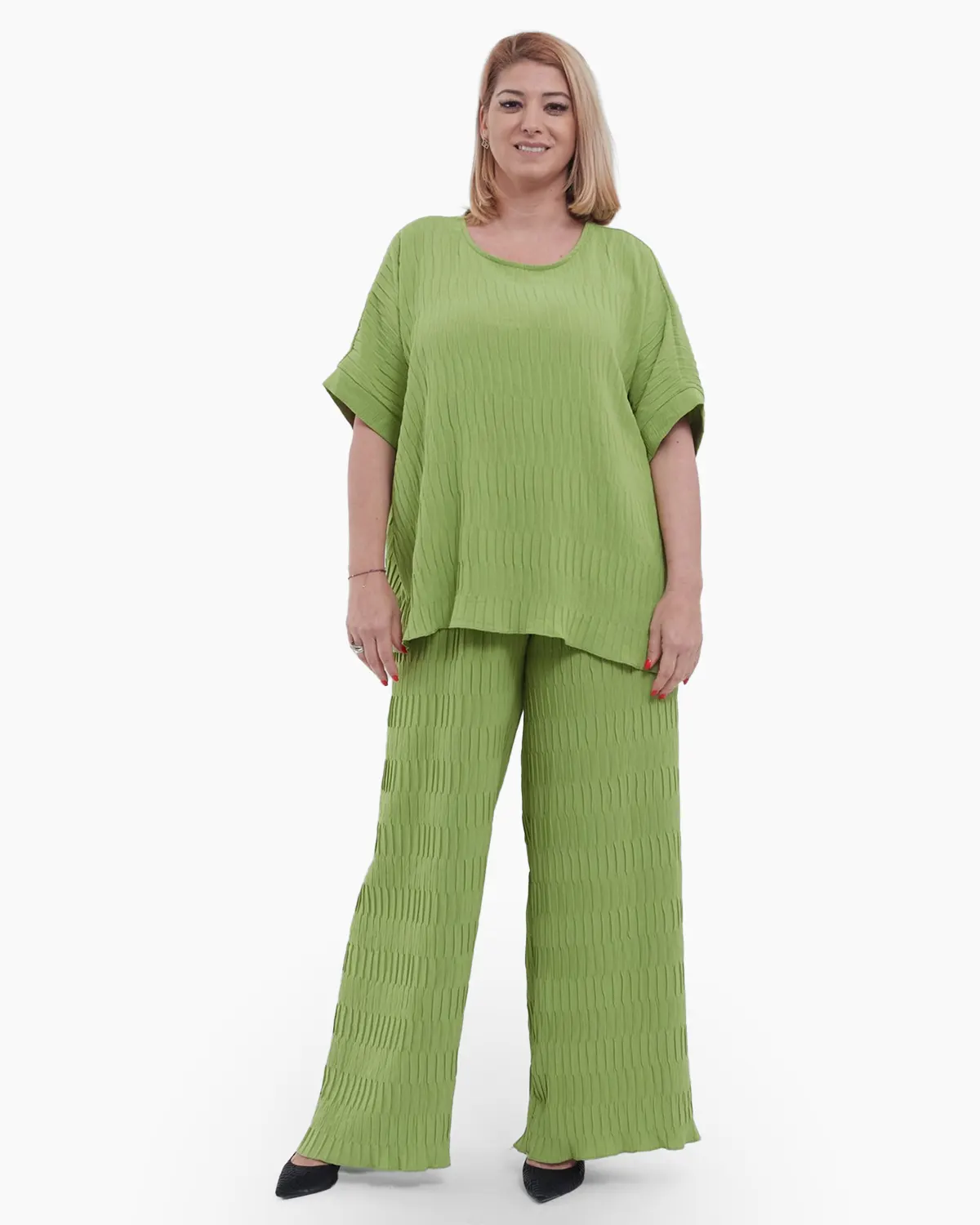 Haine damă - Pantaloni dama evazati cu croiala larga si talie unica, esentiali pentru un stil casual rafinat, oferind confort si versatilitate, vernil