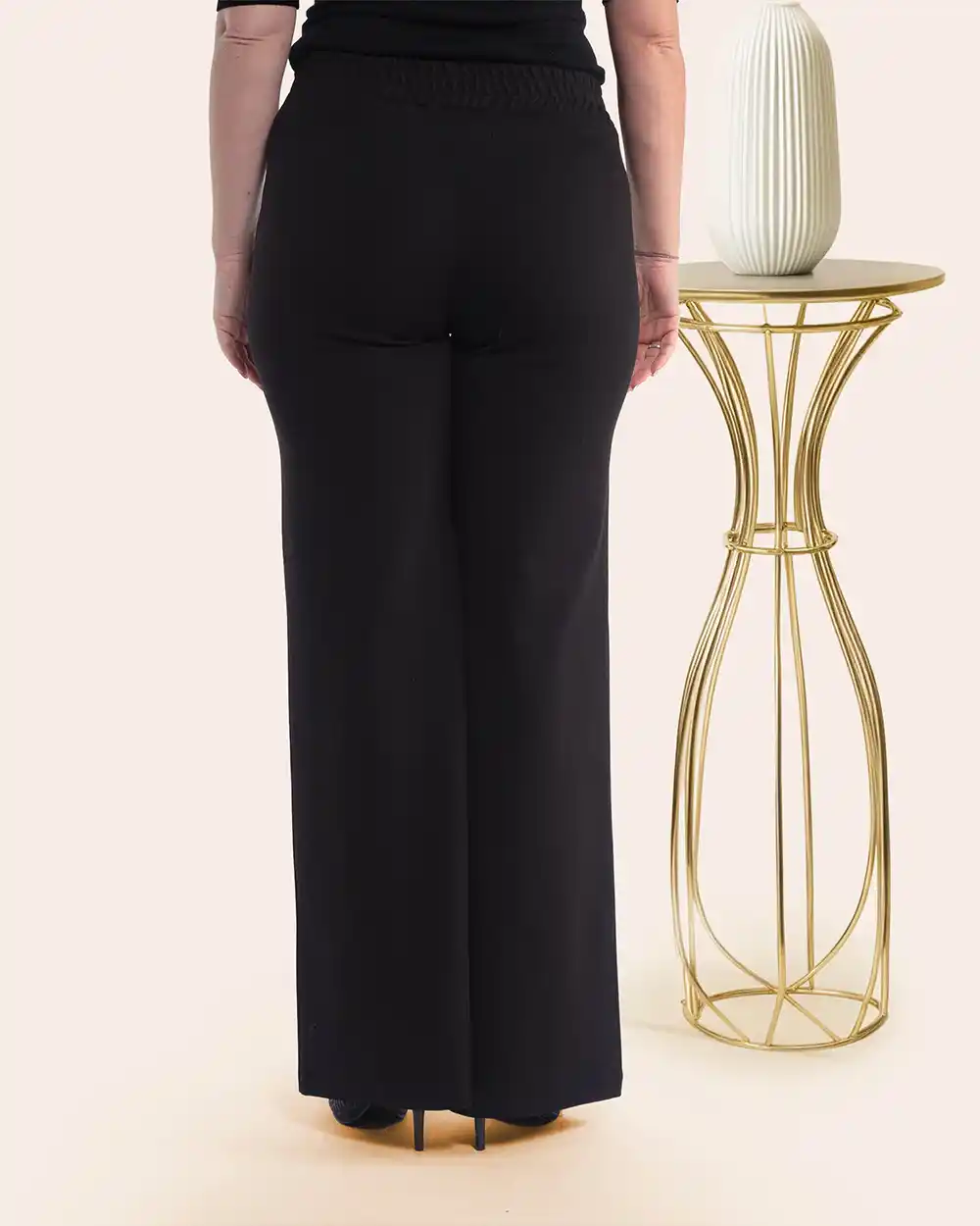 Pantaloni eleganți negri din bumbac texturat și cataramă aurie [1]