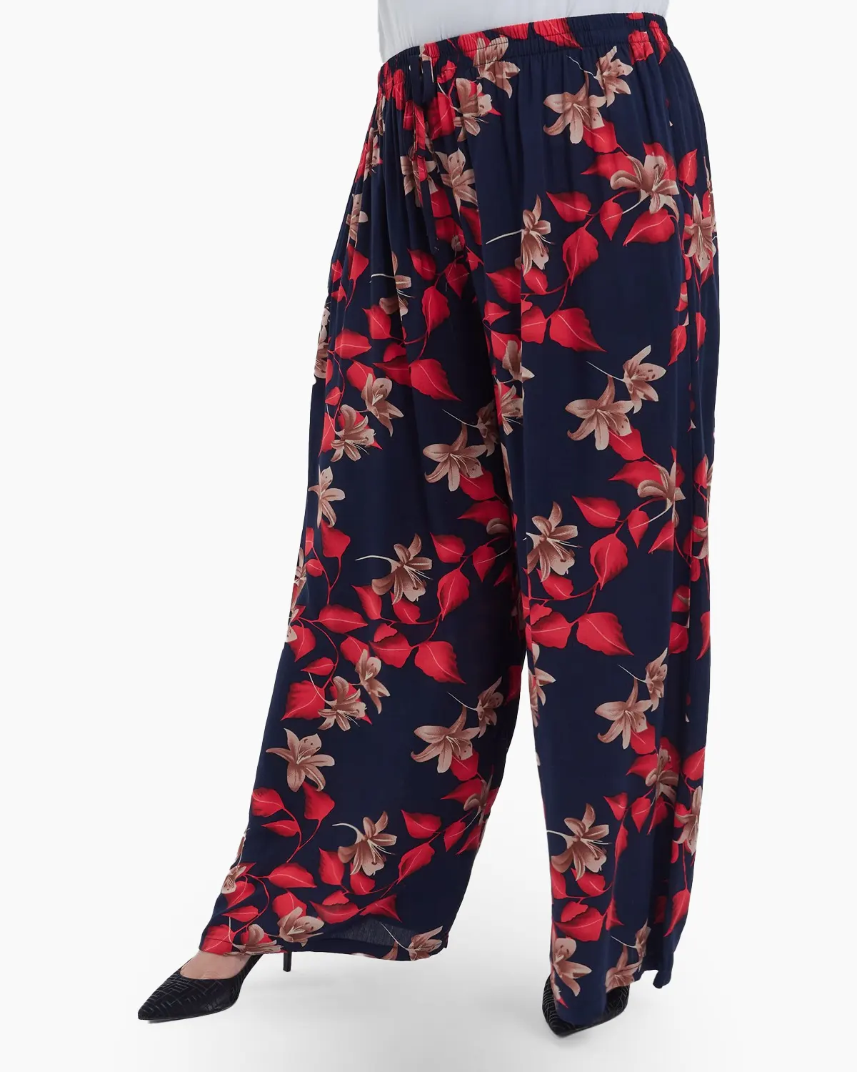 Mărimi mari - Pantaloni evazati casual din viscoza fluida cu imprimeu floral, talie elastica cu snur si buzunare, marime unica, negru