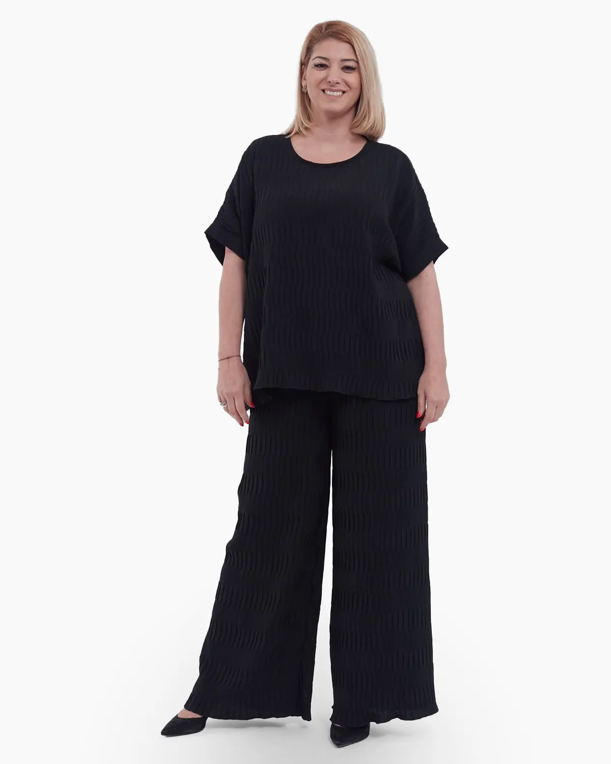 Haine damă - Pantaloni evazati cu design fluid si talie unica, ideali pentru un look casual rafinat si confortabil, negru