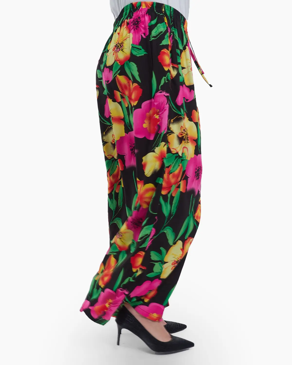Pantaloni evazati din viscoza fluida cu imprimeu floral delicat talie elastica cu snur si buzunare lejeri pentru un stil casual chic negru [1]