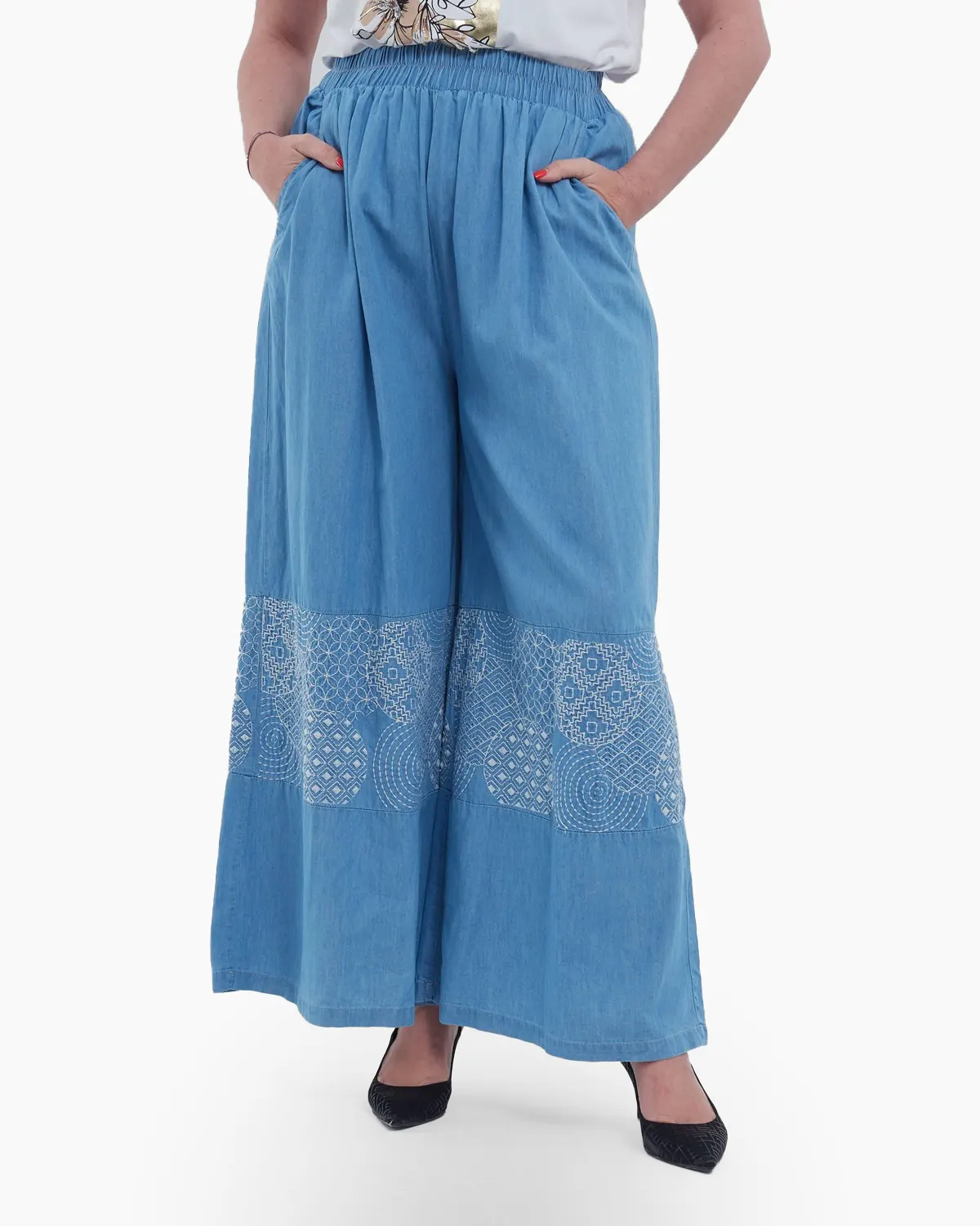 Pantaloni evazati eleganti cu design fusta, din denim de bumbac si broderie abstracta, ideali pentru tinute casual chic, bleu [1]