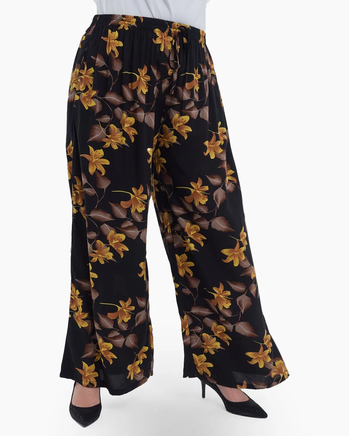 Mărimi mari - Pantaloni lungi evazati din viscoza cu imprimeu floral, talie elastica cu snur si buzunare, perfecti pentru un stil casual rafinat, negru