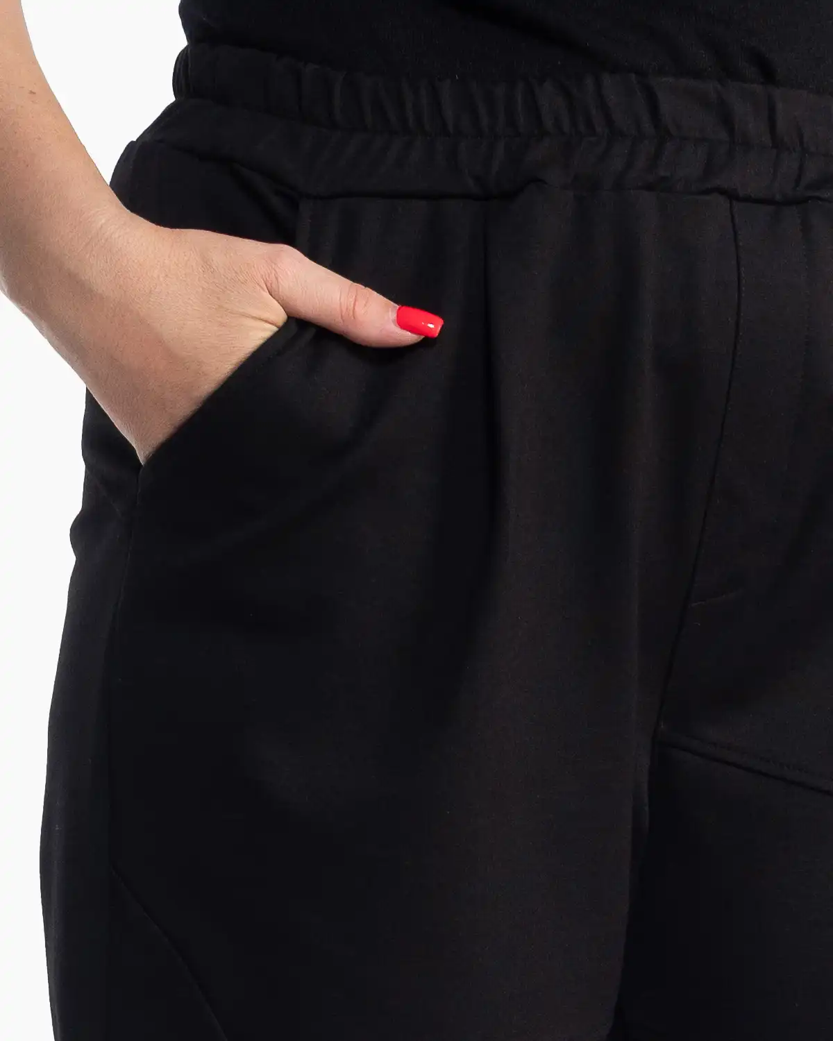 Pantaloni negri conici cu croială lejeră și talie elastică [3]