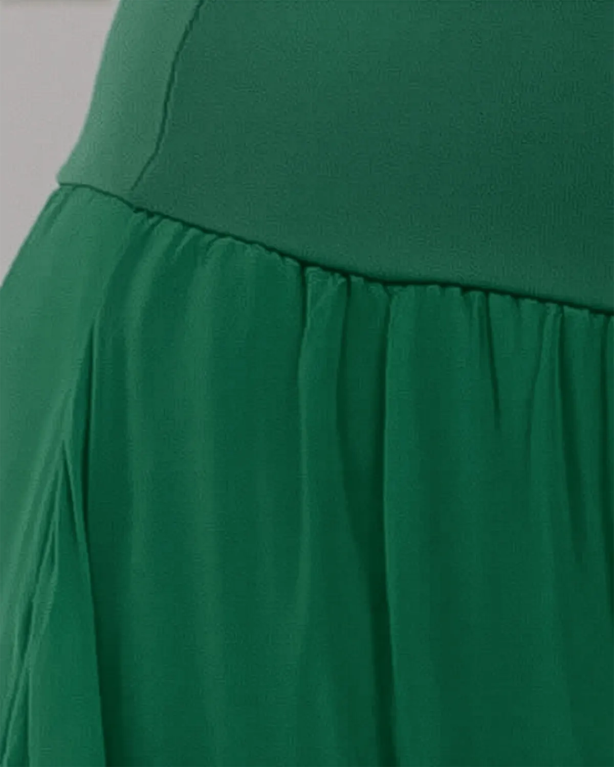Pantaloni petrecuti din matase verde [1]