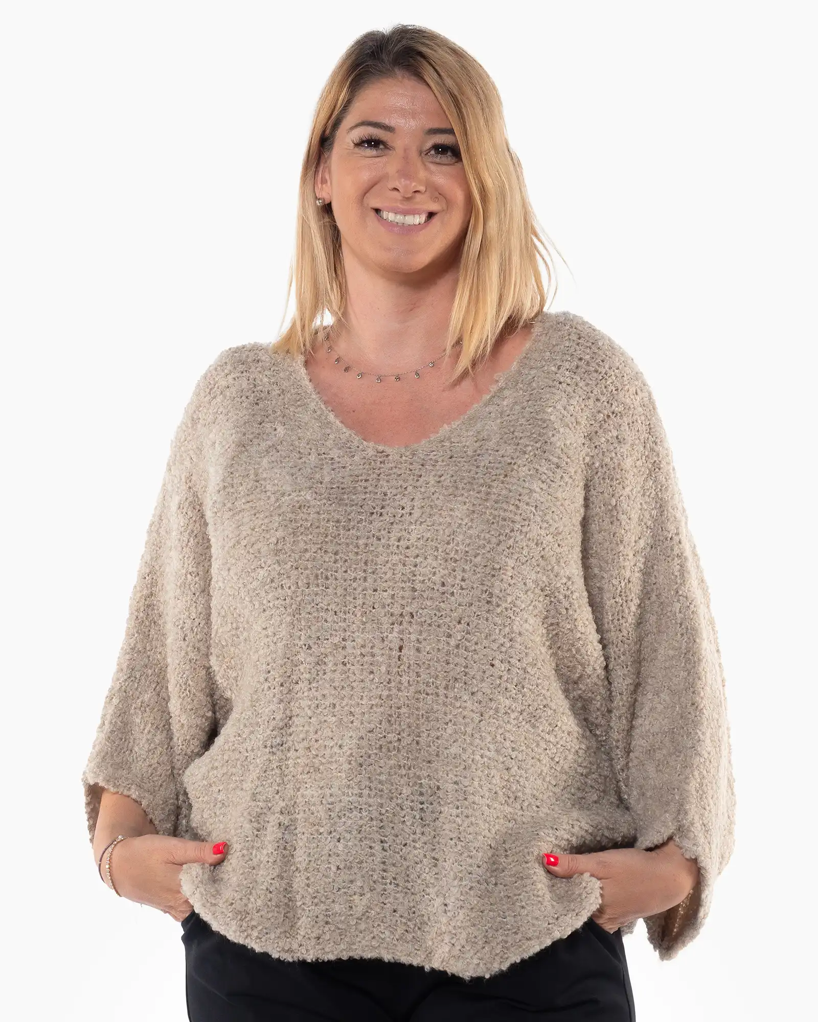 Pulovere - Pulover bej pufos cu croială oversize și decolteu în V