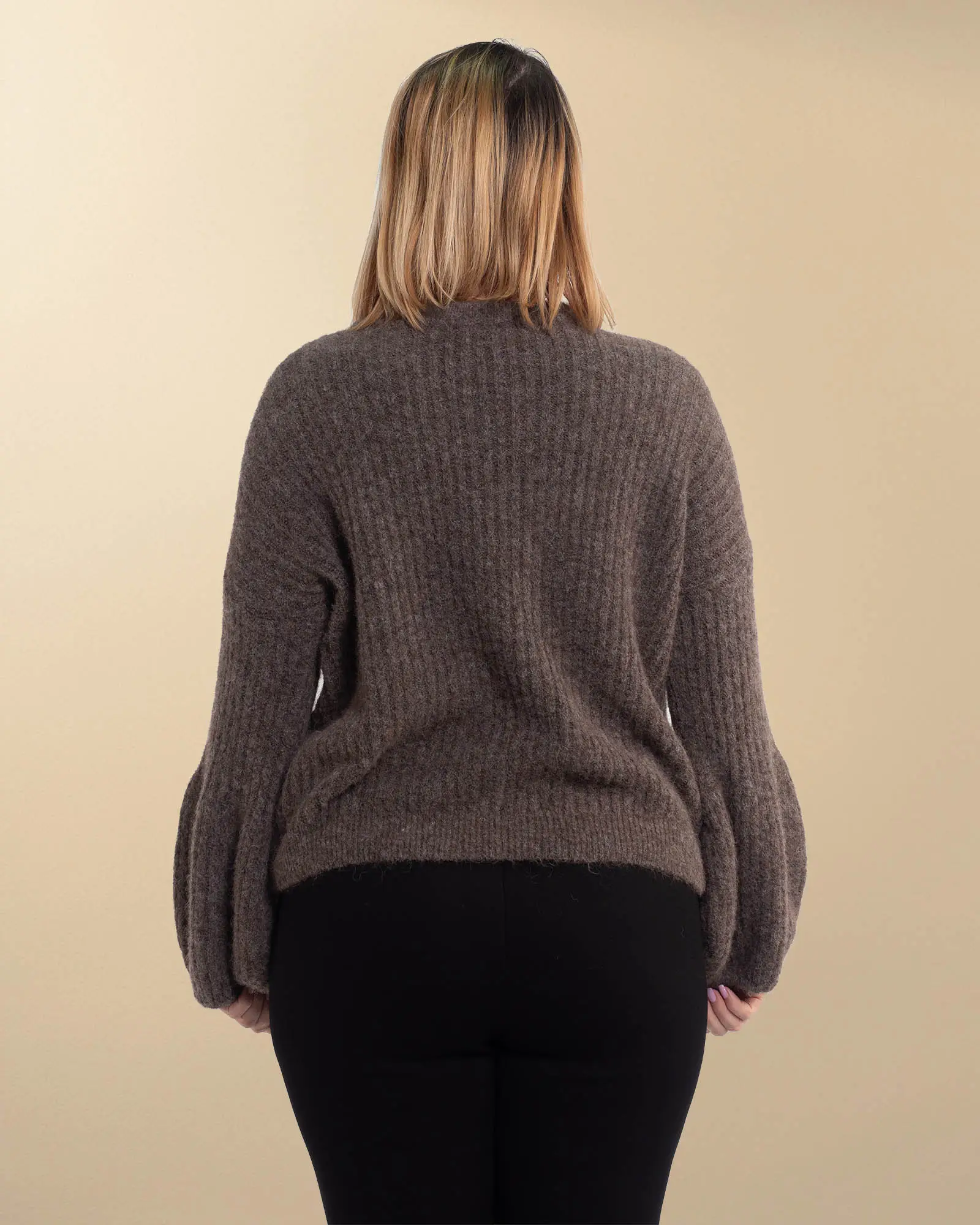 Pulover casual din lână pufoasă maro cu mâneci bufante [1]