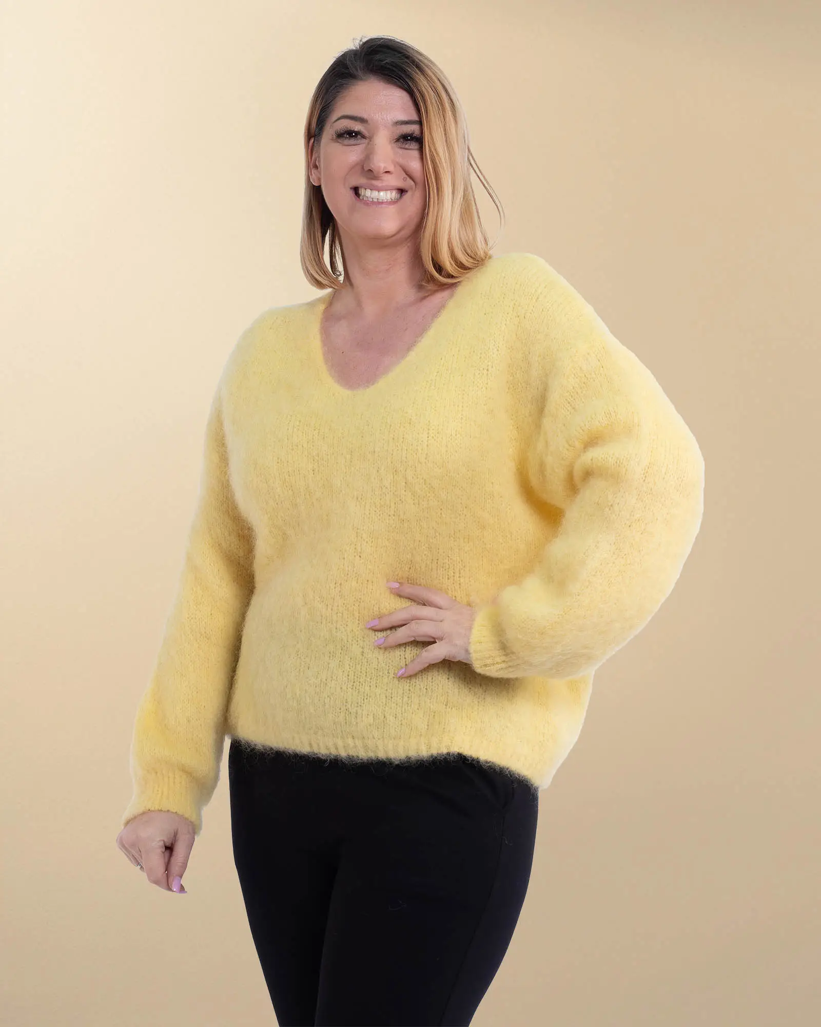 Pulovere - Pulover casual galben din mohair pufos cu decolteu în V