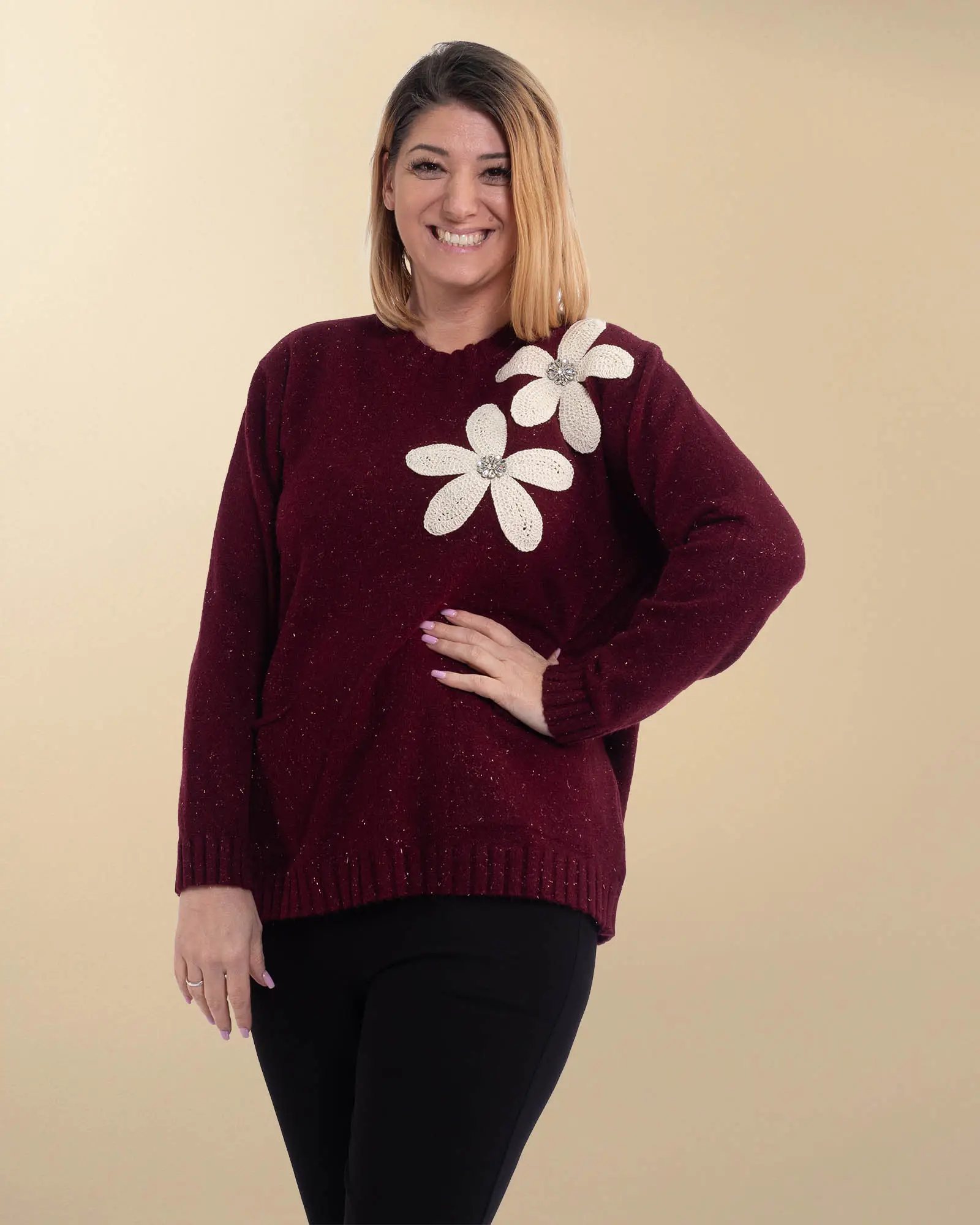 Produse noi - Pulover casual grena pufos cu flori macrame prețioase