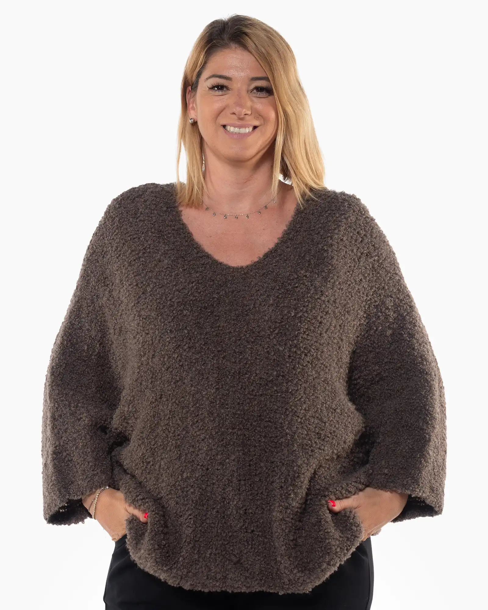 Pulovere - Pulover casual maro oversize cu textură pufoasă și decolteu în V
