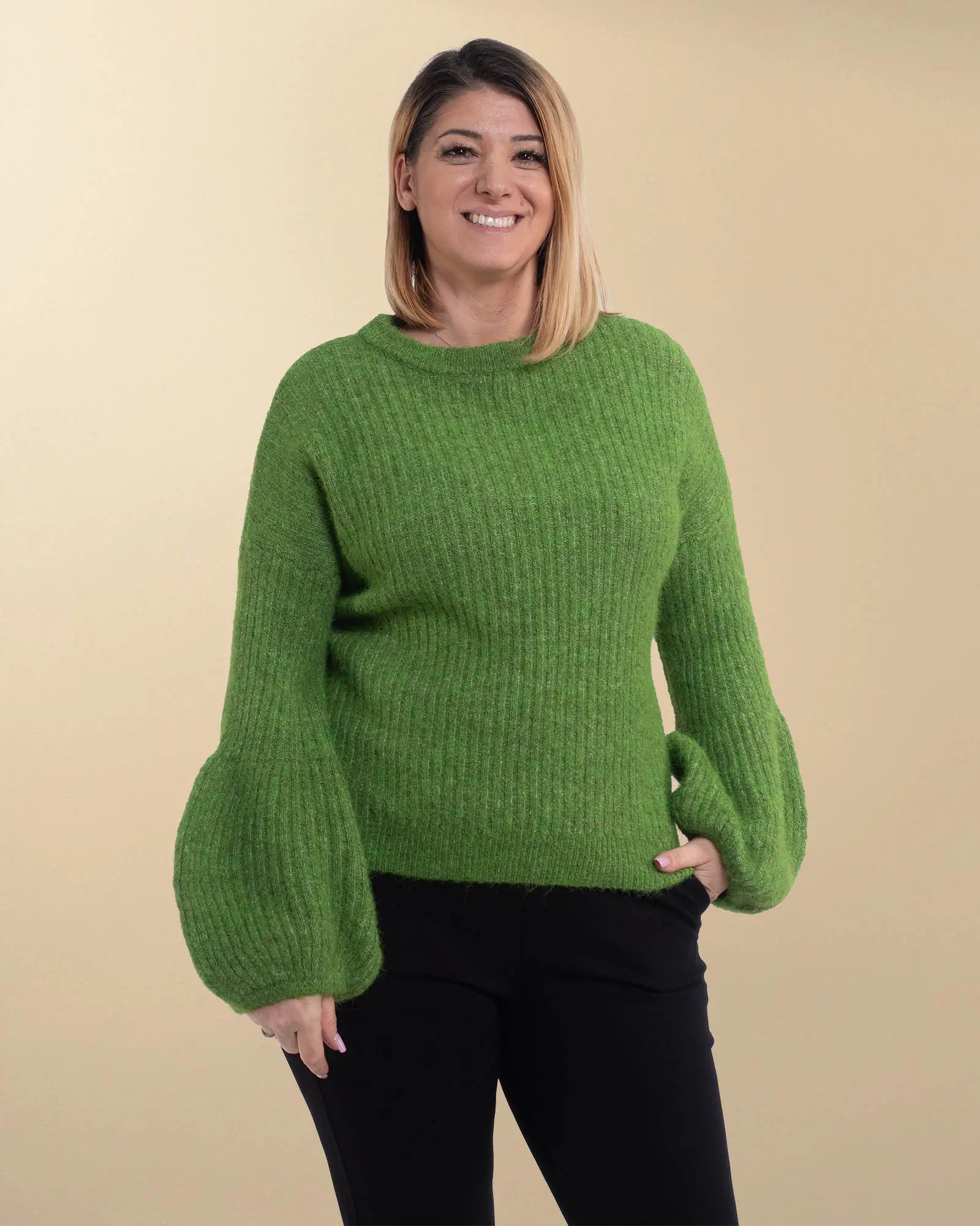 Pulovere - Pulover casual pufos din lână de un verde smarald