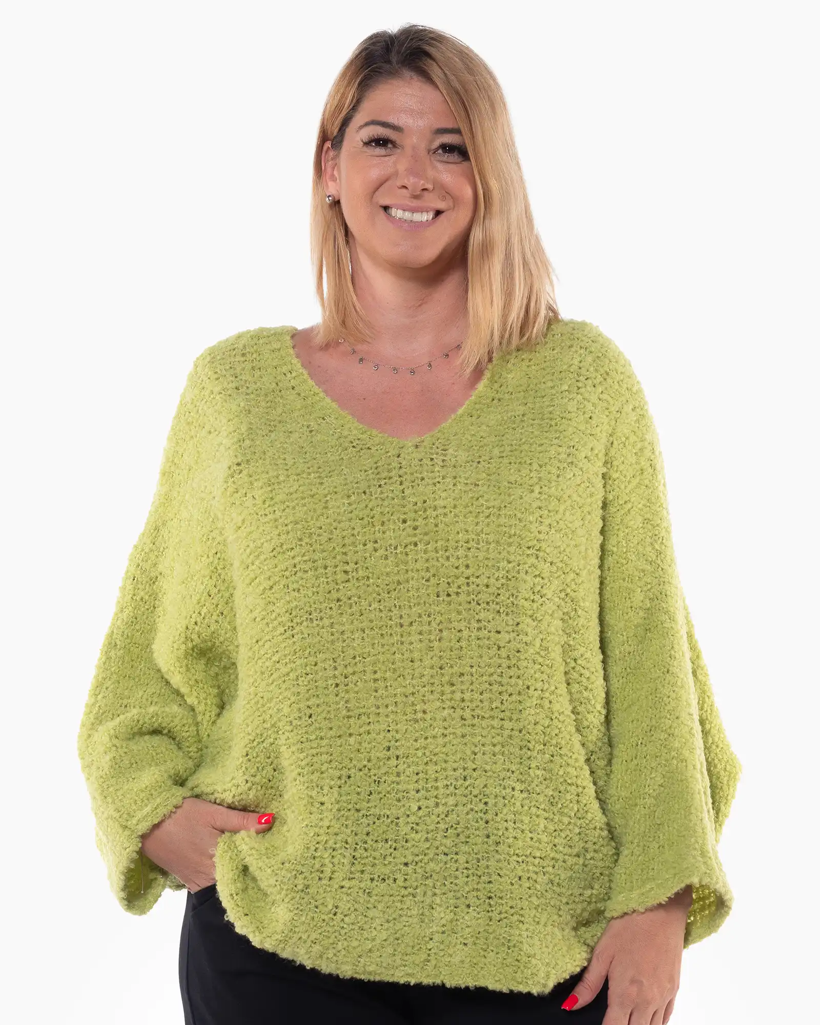 Pulovere - Pulover lila pufos cu croială oversize și decolteu în V