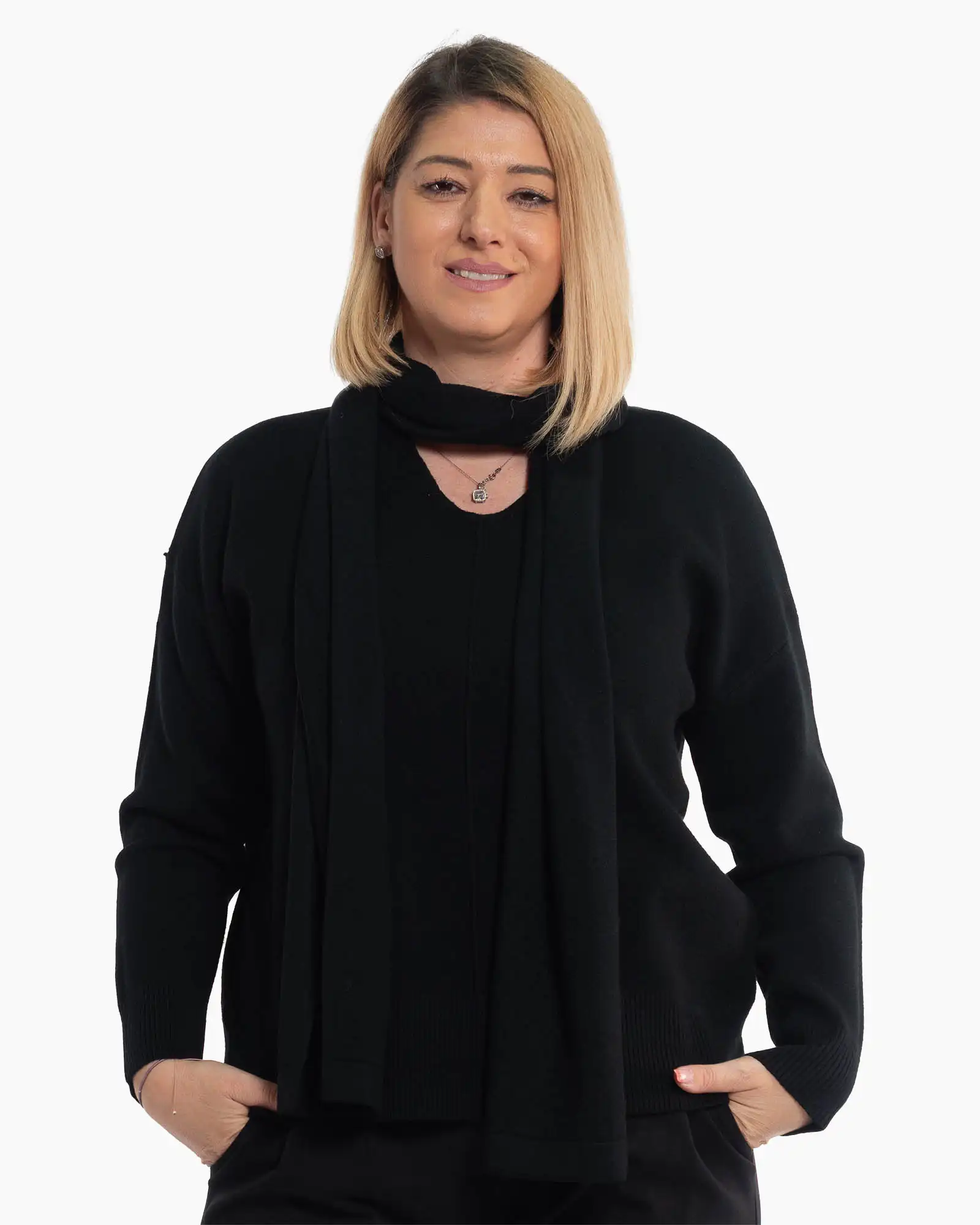 Produse noi - Pulover negru cu umeri căzuți, fular fin și decolteu în V