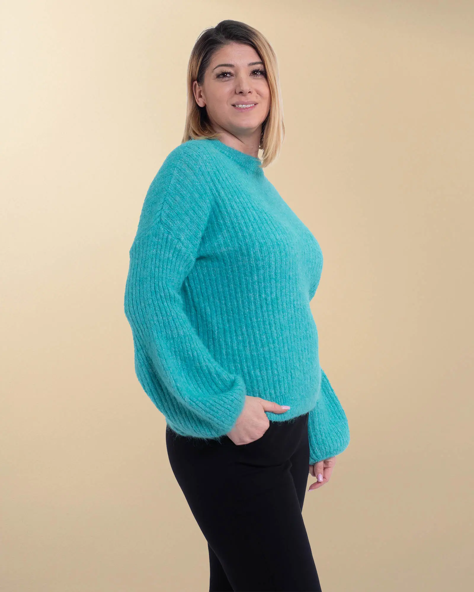 Pulover pufos din lână într-o nuanță de turcoaz cu mâneci bufante [2]