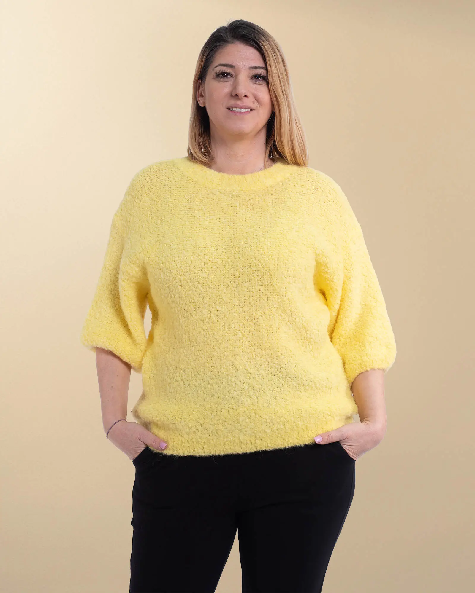 Produse noi - Pulover pufos din mohair galben solar cu aer chic