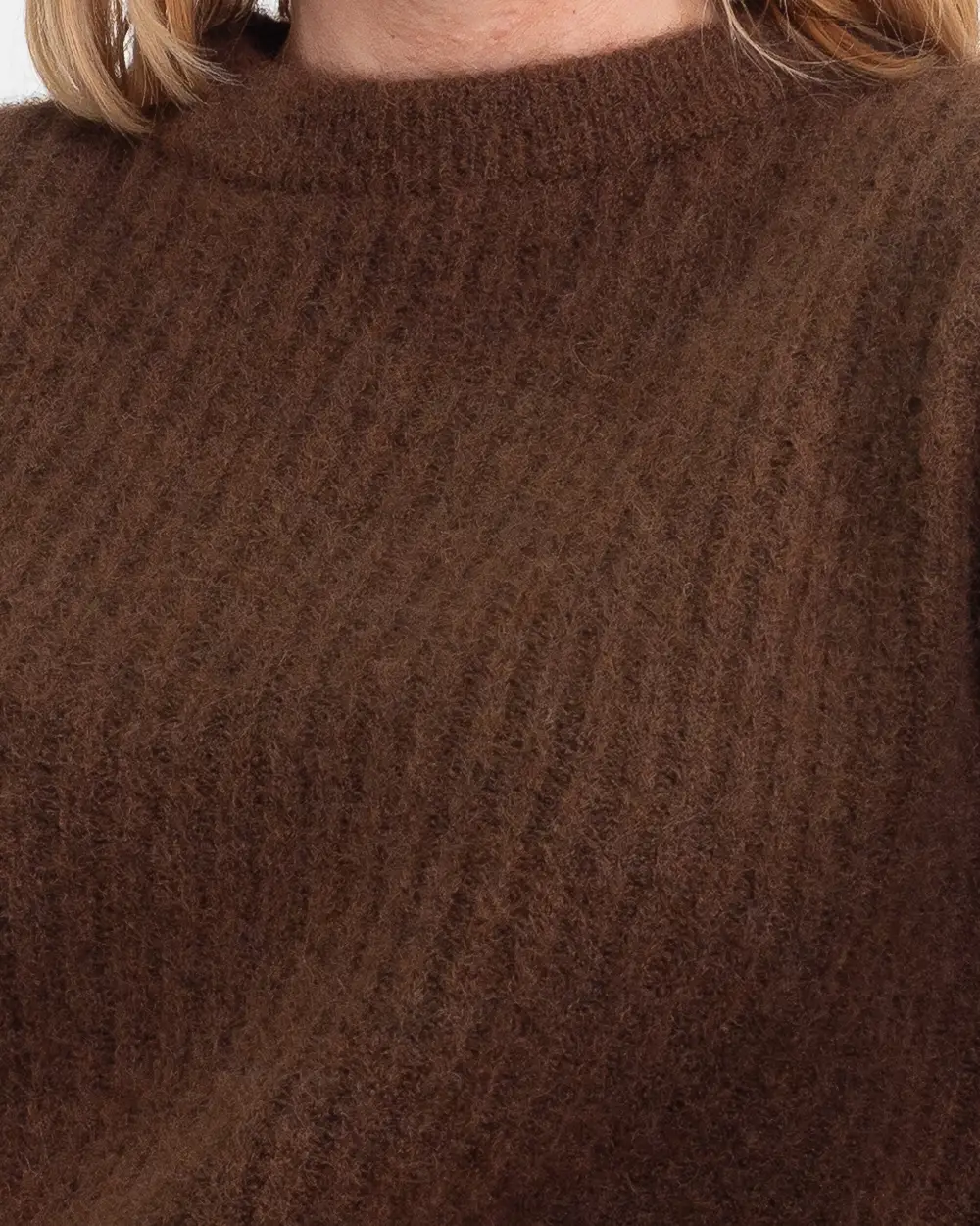 Pulover pufos maro din lână cu mâneci bufante chic [3]