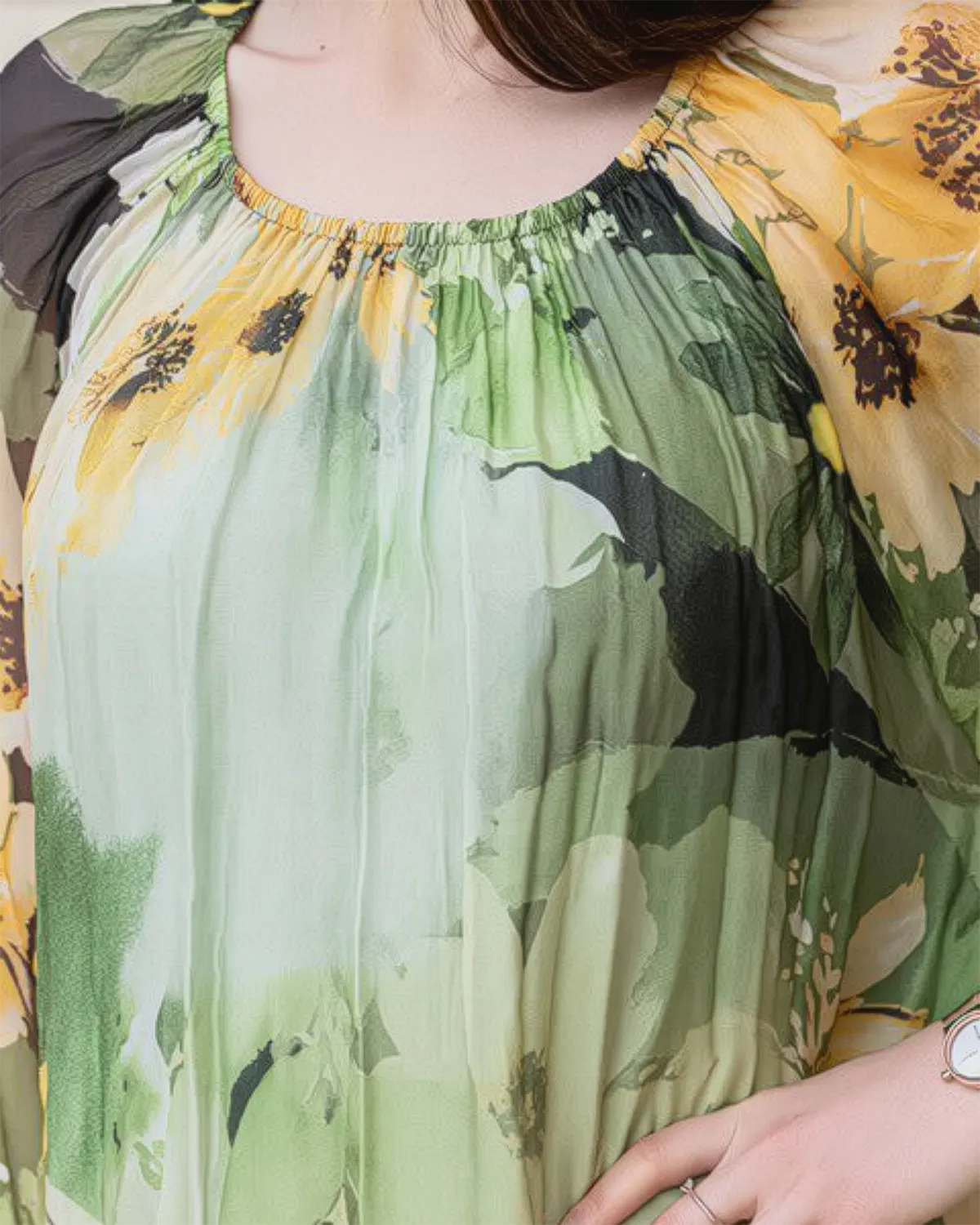 Rochie din matase cu flori pe fond verde [2]