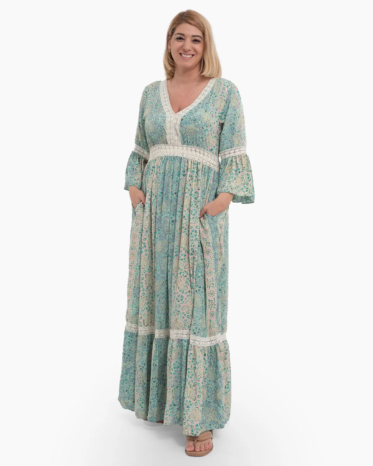 Rochie lungă indiană bleu cu broderie macrame și volane [1]