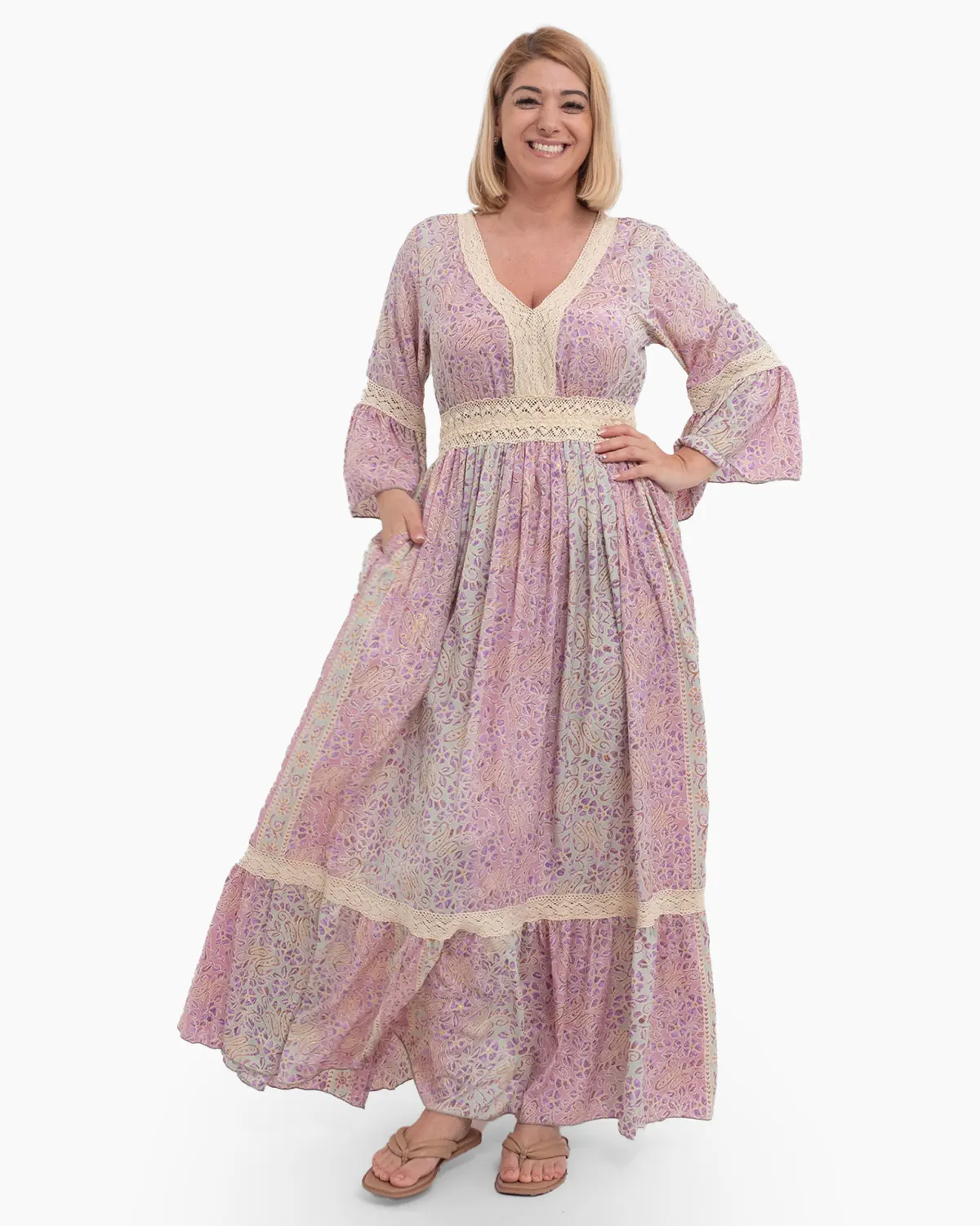 Rochie lungă indiană roz cu broderie macrame și volane [2]