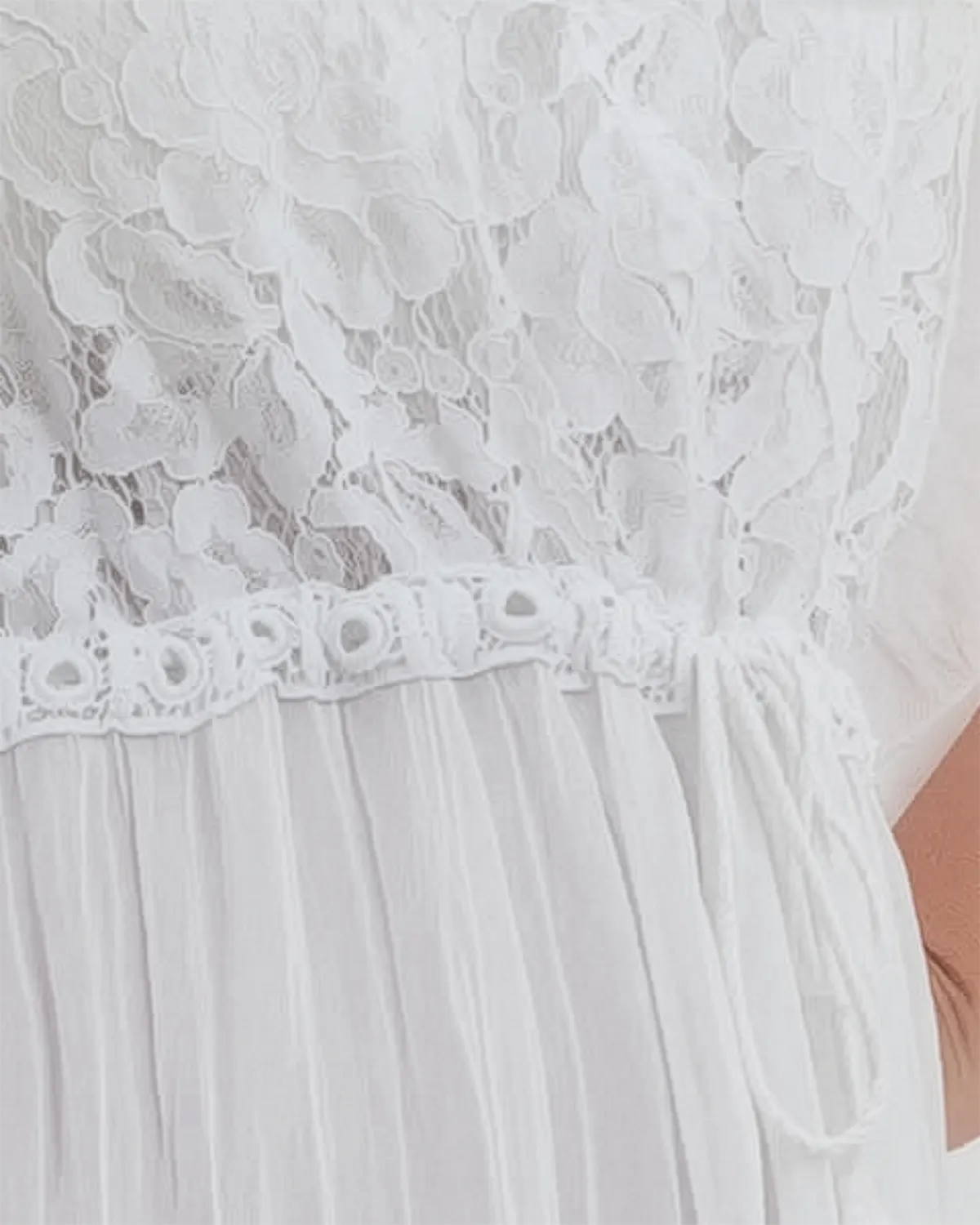Rochie matase alba, cu broderie fina si snur in talie [1]