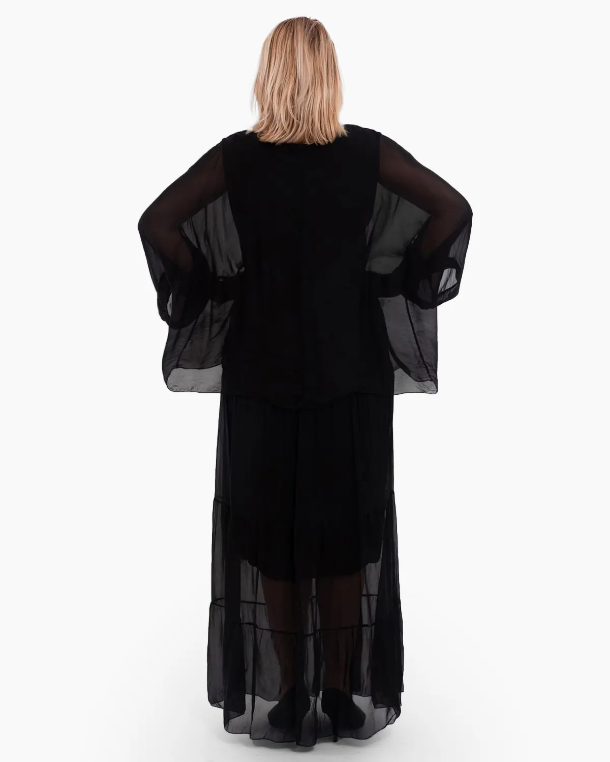 Rochie matase neagra cu un overlay elegant [3]