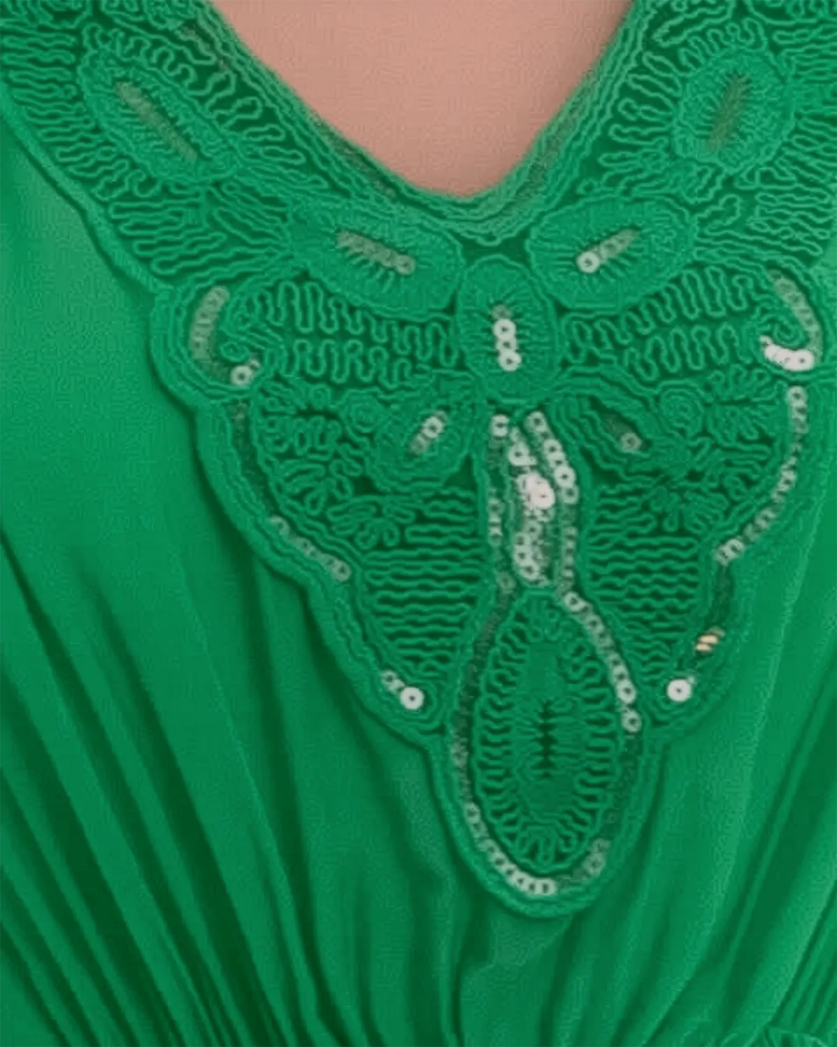Rochie matase verde cu detalii decorative [1]
