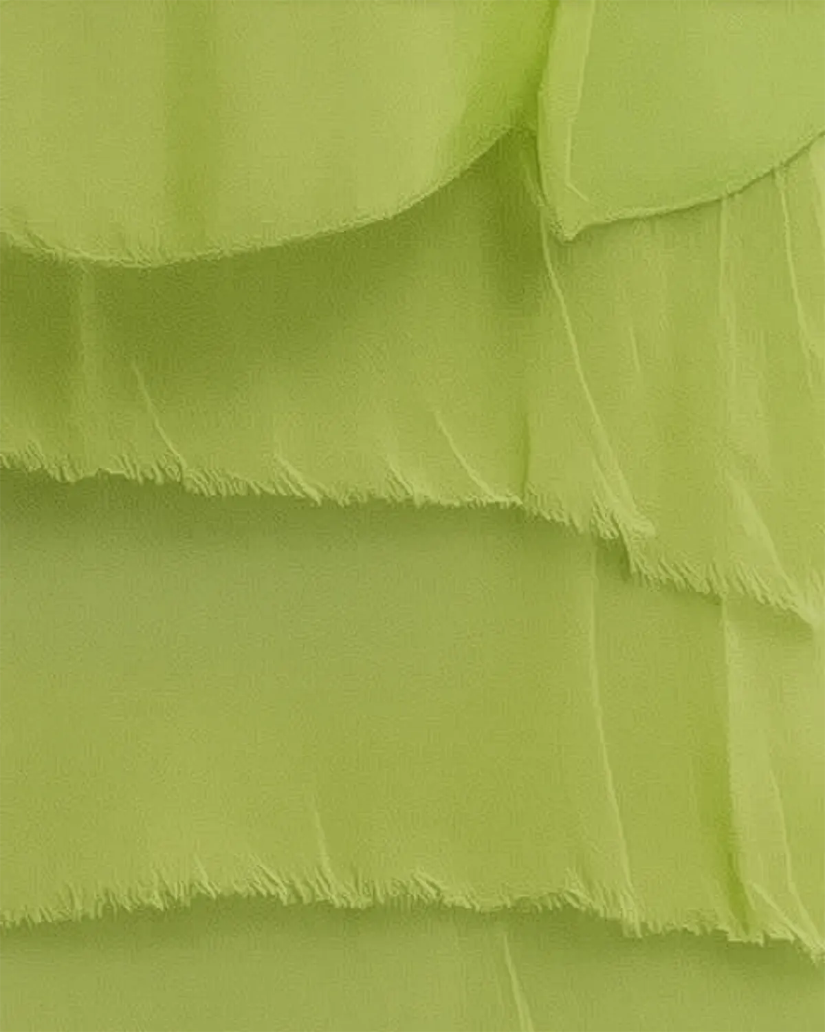 Rochie matase verde deschis cu volane si un overlay elegant [1]