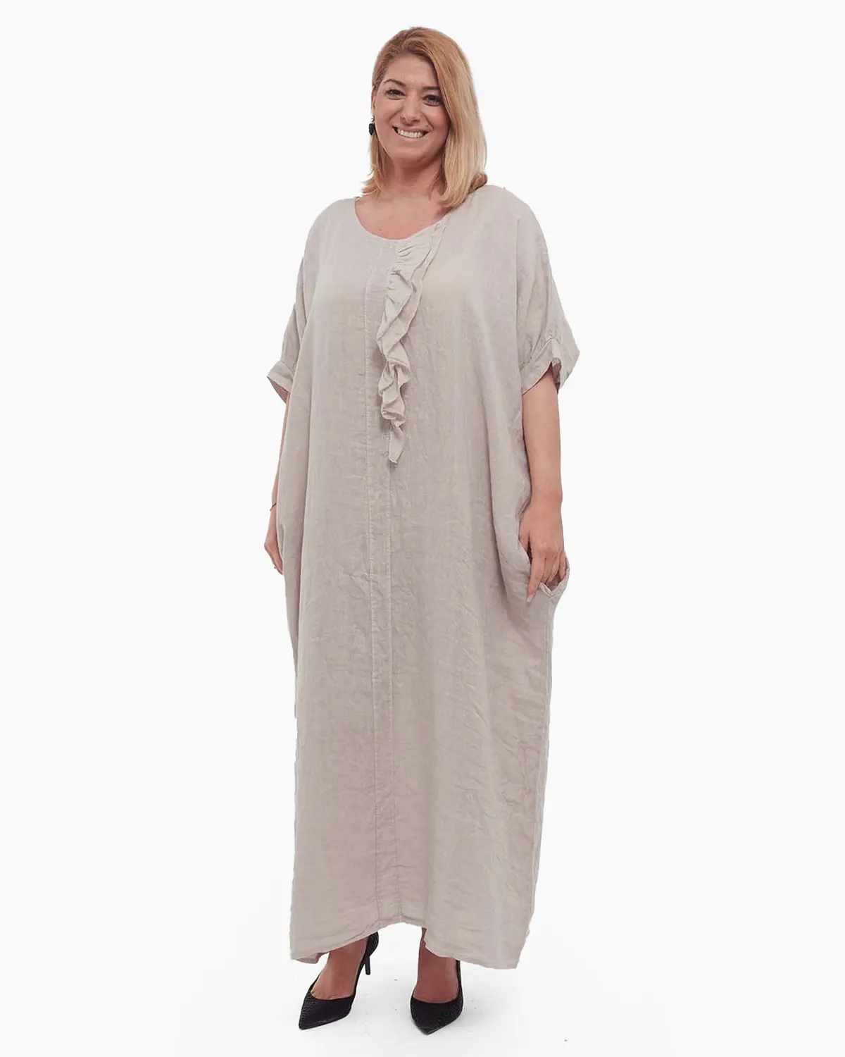 Mărimi mari - Rochie maxi minimalistă bej-fango din in cu volan și mâneci dolman