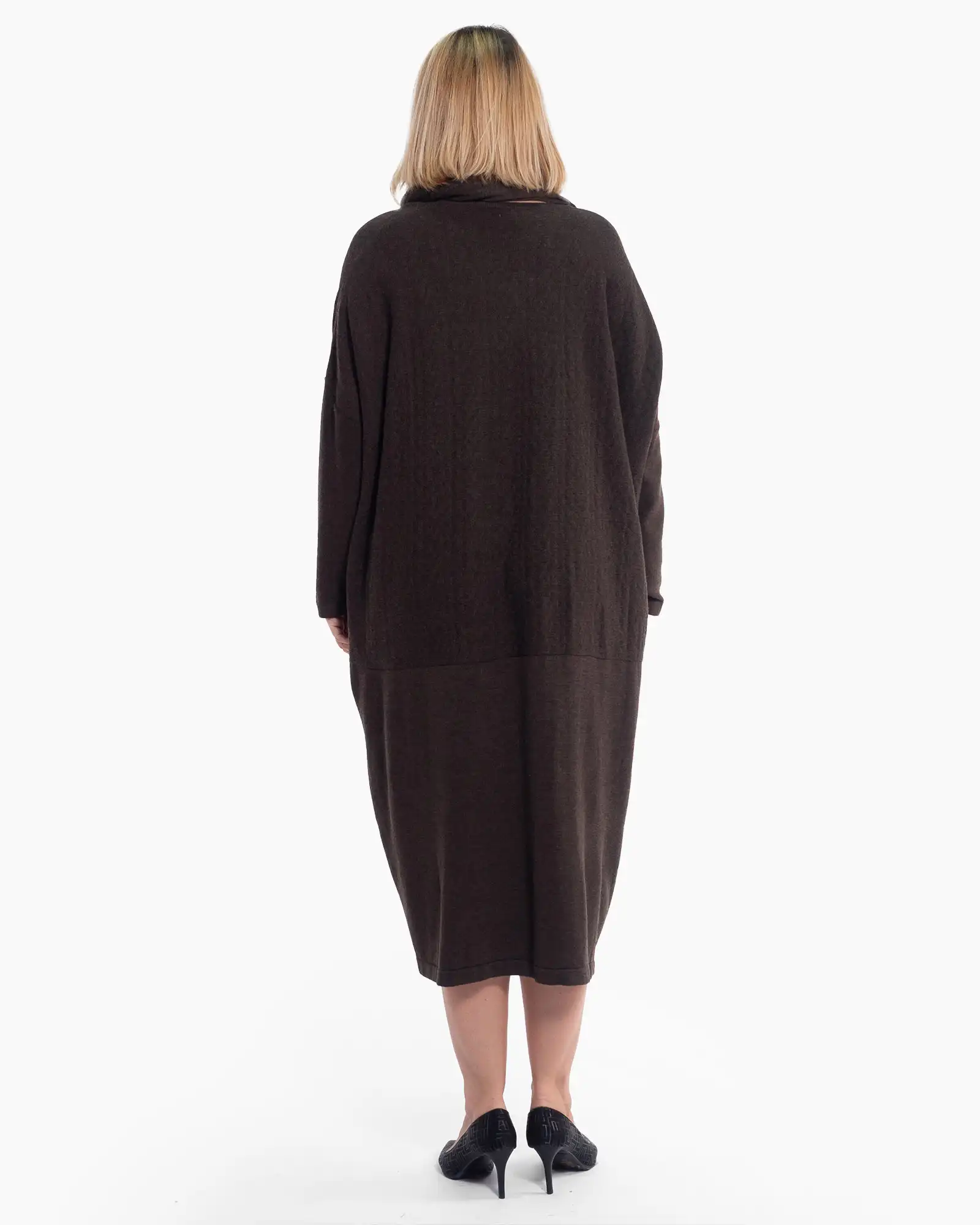 Rochie midi fluidă maro din tricot fin de lână cu eșarfă inclusă [1]