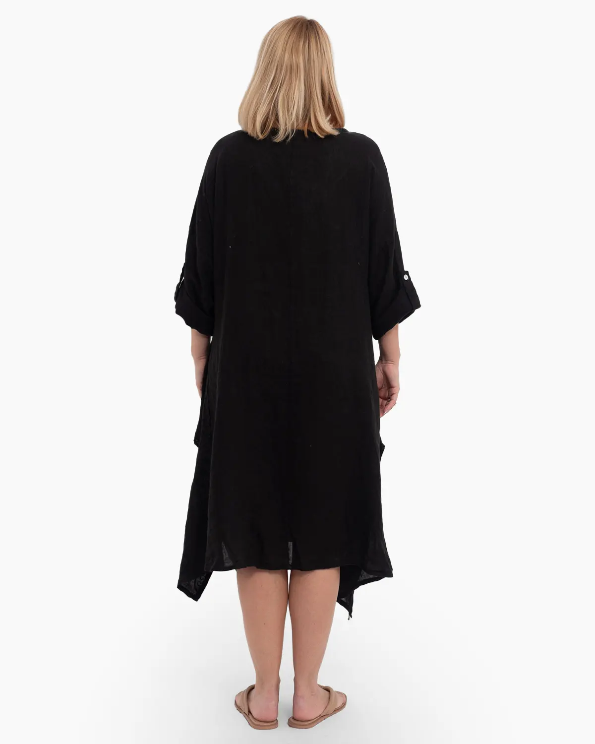 Rochie midi neagră din in cu broderie, despicată în laterale și croială kimono [1]