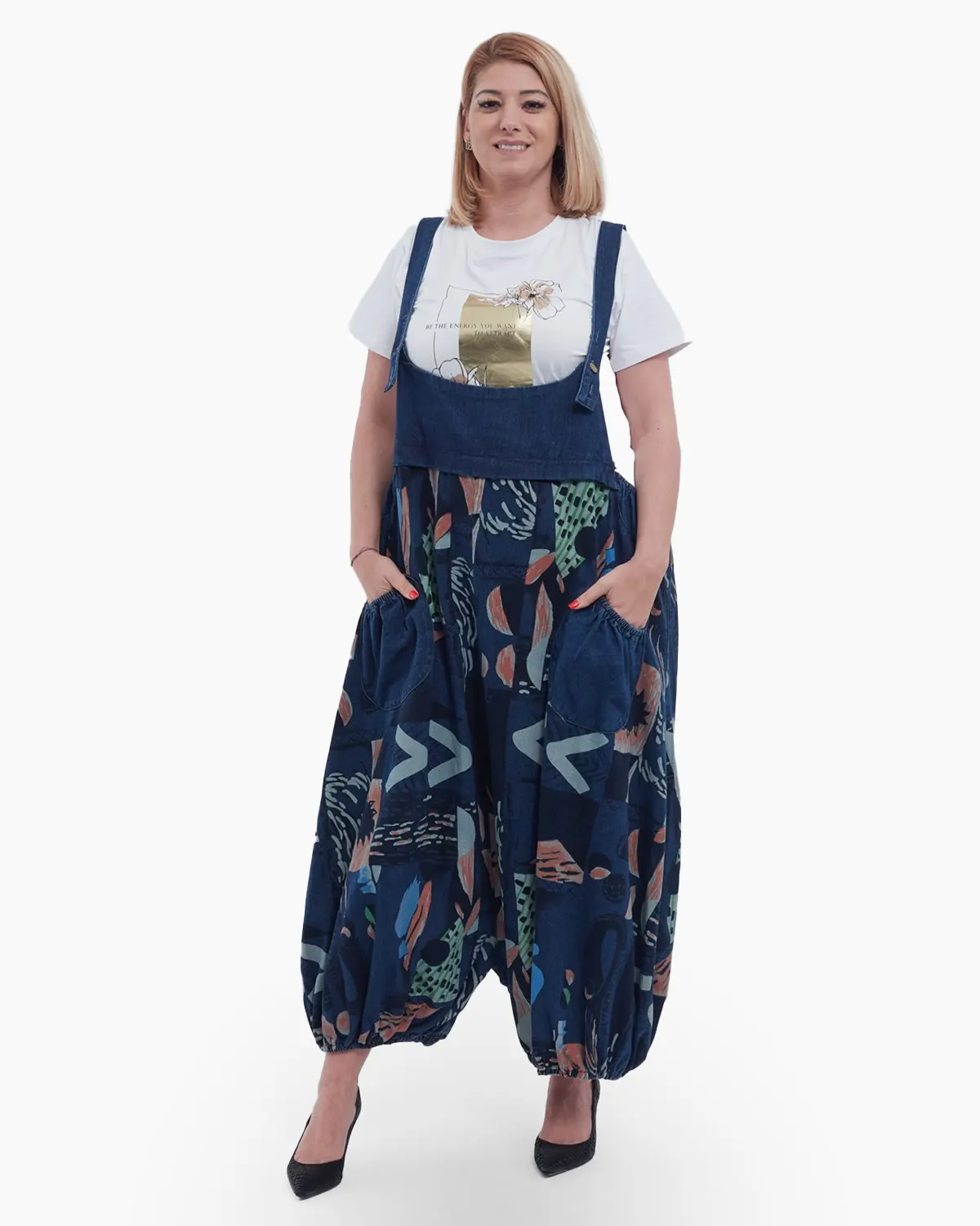 Salopete Mărimi Mari - Salopetă Boho din Denim cu Croială Tip Balon și Imprimeu Abstract – Stil Confortabil și Creativ