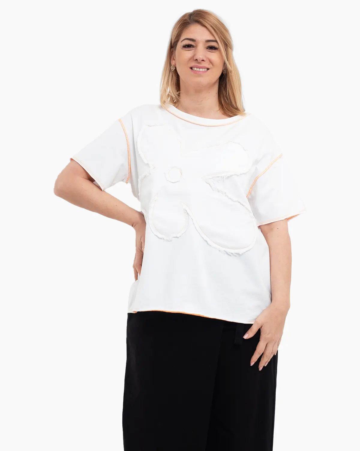 Tricouri - Tricou alb cu aplicatie florala