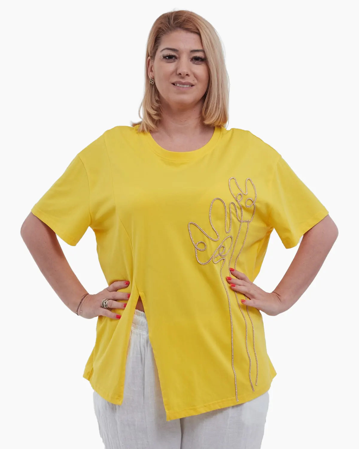 Tricouri - Tricou elegant din bumbac premium cu detaliu floral auriu aplicat si slit frontal subtil croiala lejera casual vernil