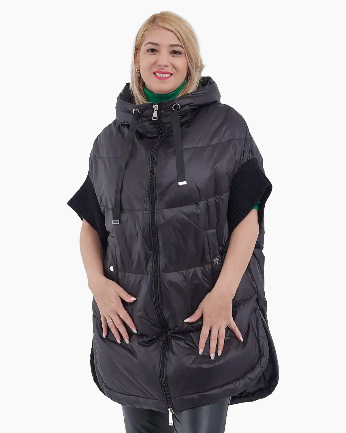 Veste - Vestă matlasată cu mâneci kimono, glugă nedetașabilă, neagră
