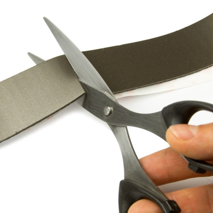 Bandă magnetică de neodim cu autoadeziv puternic 30x1,5 mm - lungime 1 m [2]