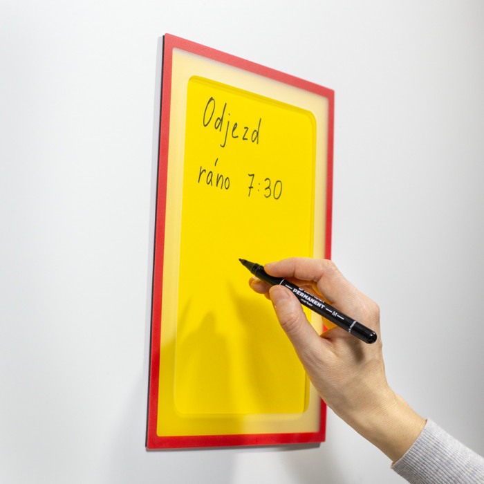 Buzunar magnetic A4 cu decupaj - roșu [1]