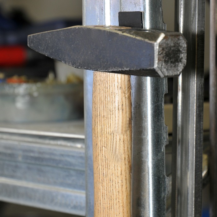 Clip magnet autoadeziv [3]